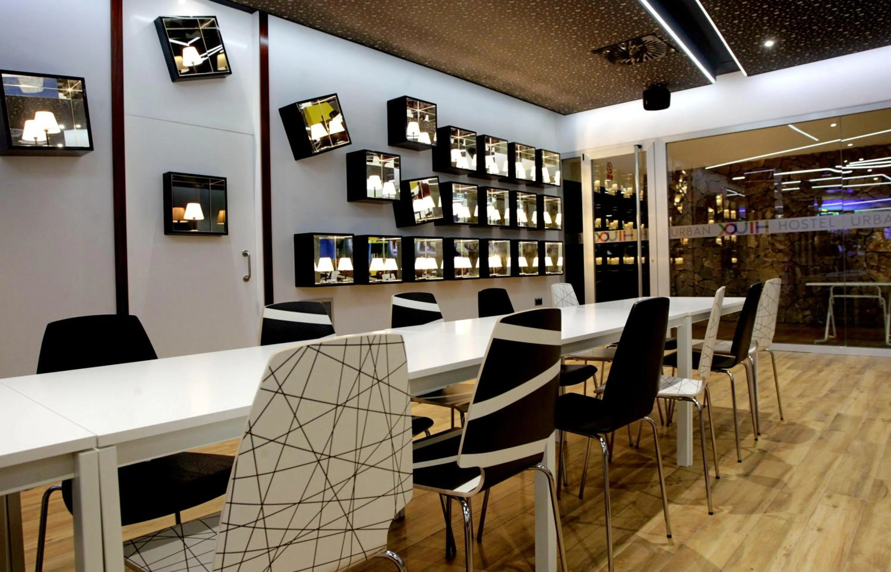 Restaurant/places to eat in Urban Youth Hostel