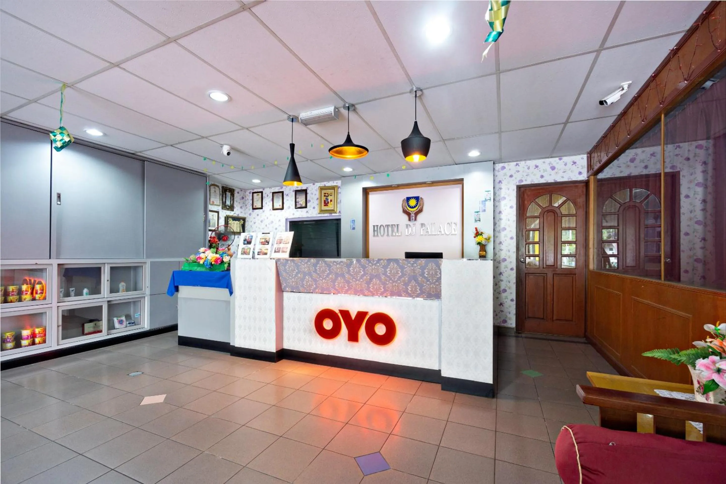 Lobby or reception in OYO 90929 DJ Hotel