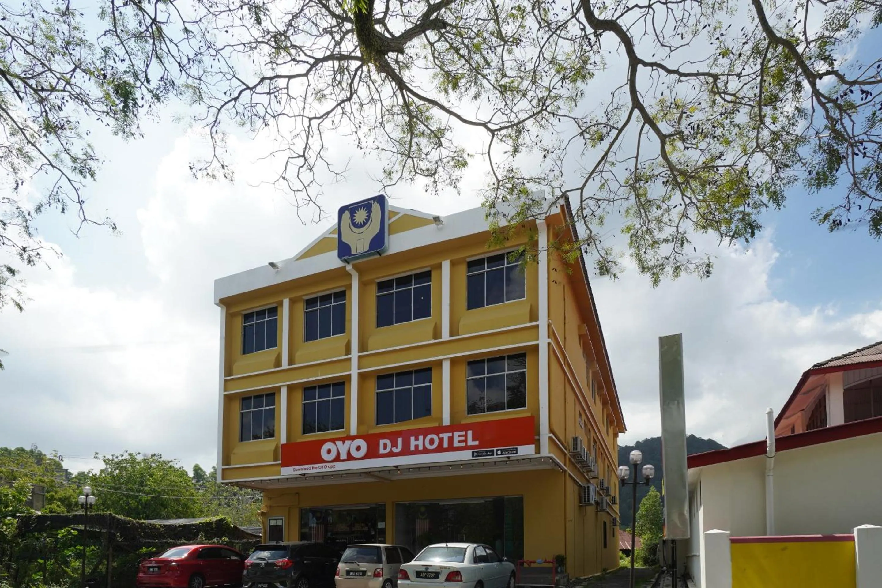 Facade/entrance in OYO 90929 DJ Hotel