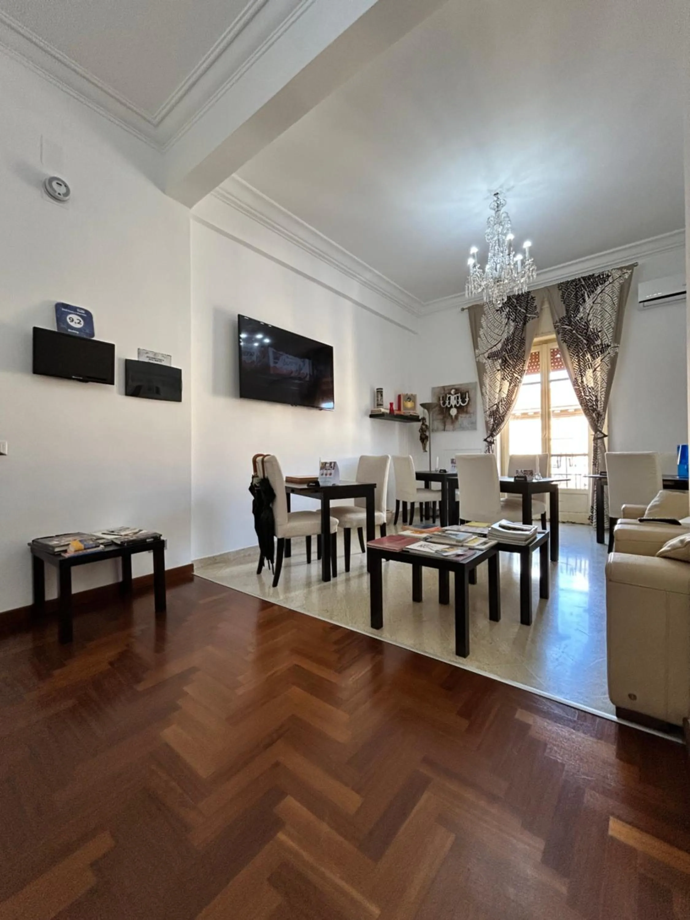 Communal lounge/ TV room in B&B Paolo e Mariella