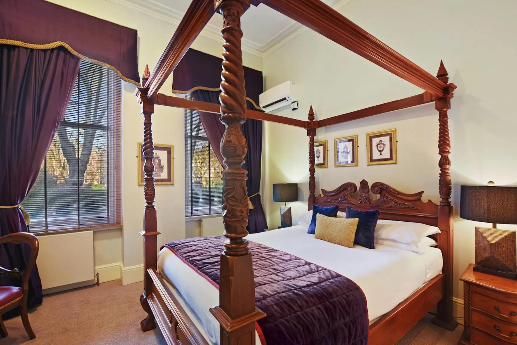 Bedroom, Bed in Twenty Nevern Square Hotel