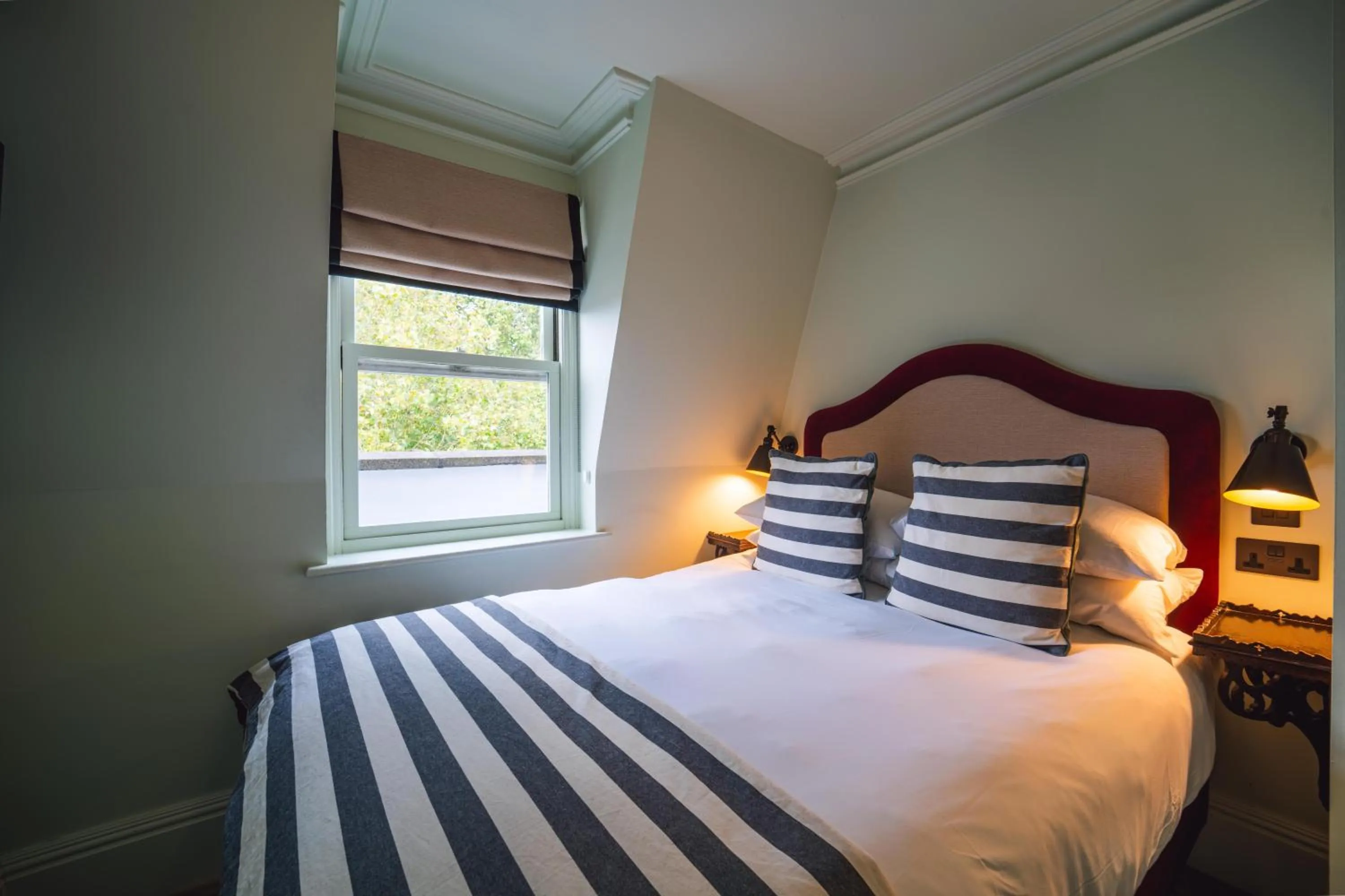 Bed in Twenty Nevern Square Hotel