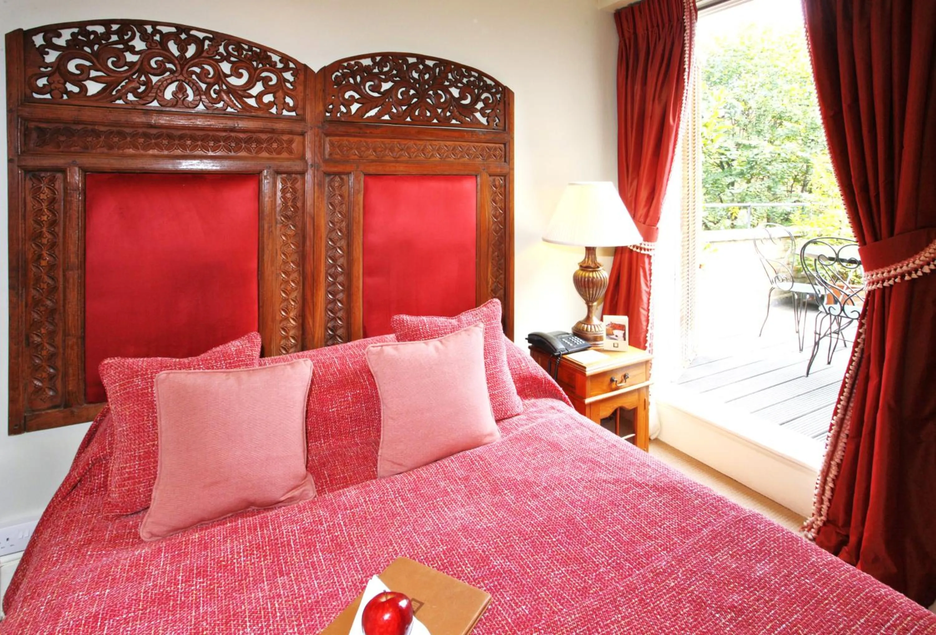 Bedroom, Bed in Twenty Nevern Square Hotel