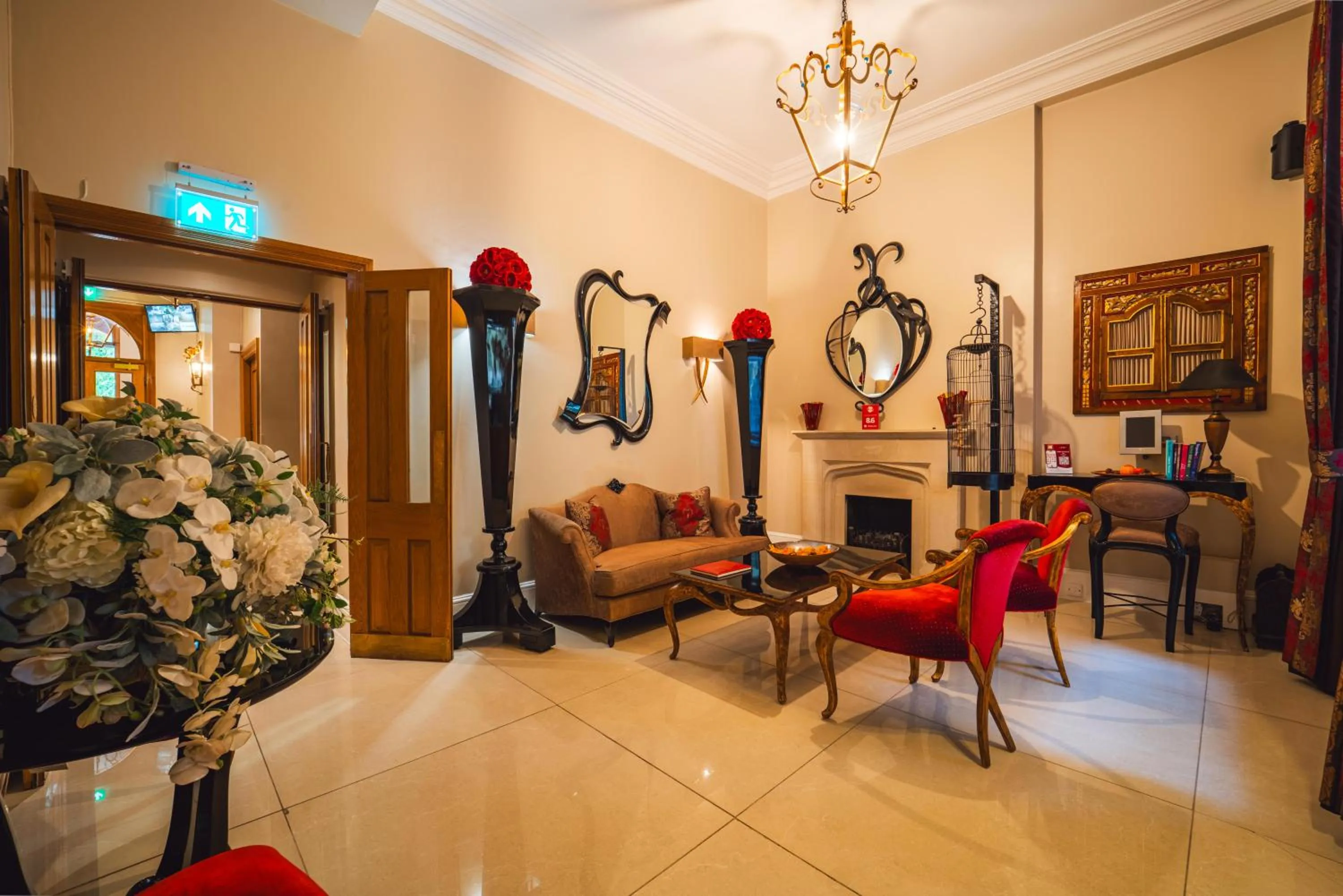 Seating area in Twenty Nevern Square Hotel
