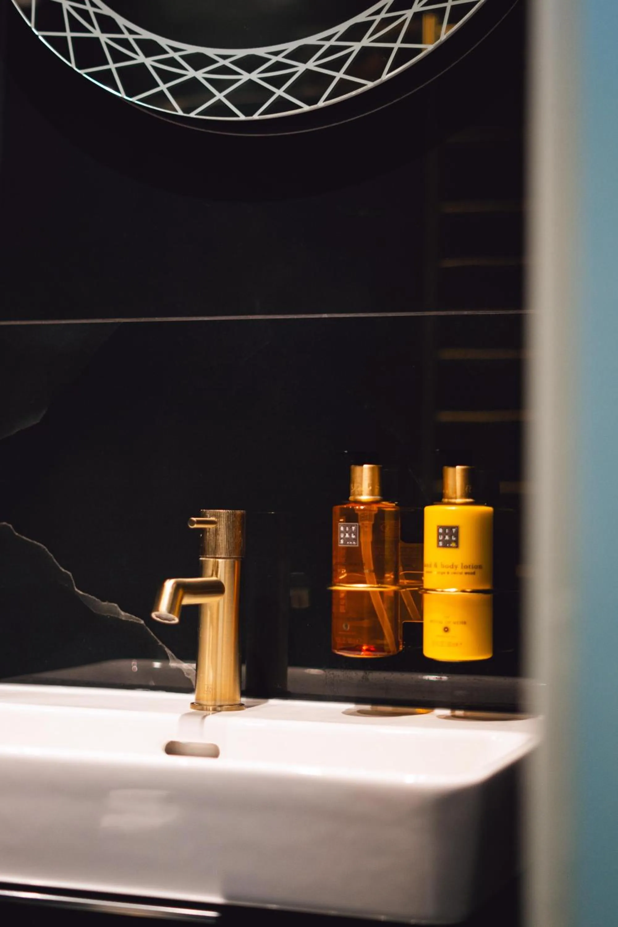 Bathroom in Twenty Nevern Square Hotel