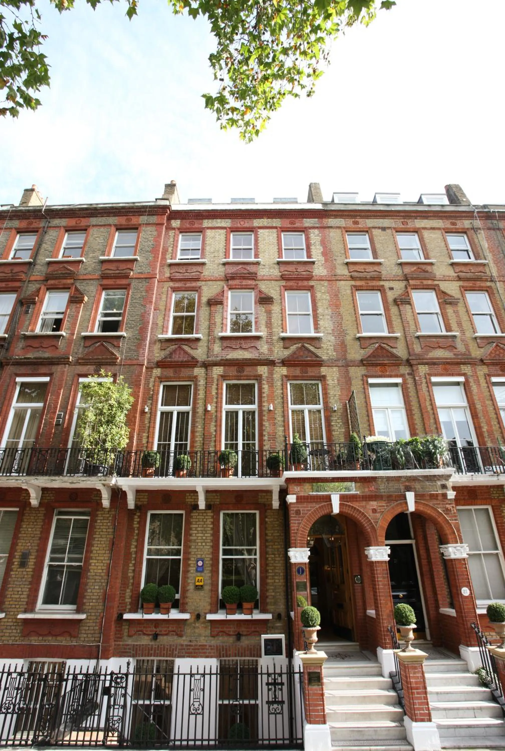 Facade/entrance in Twenty Nevern Square Hotel