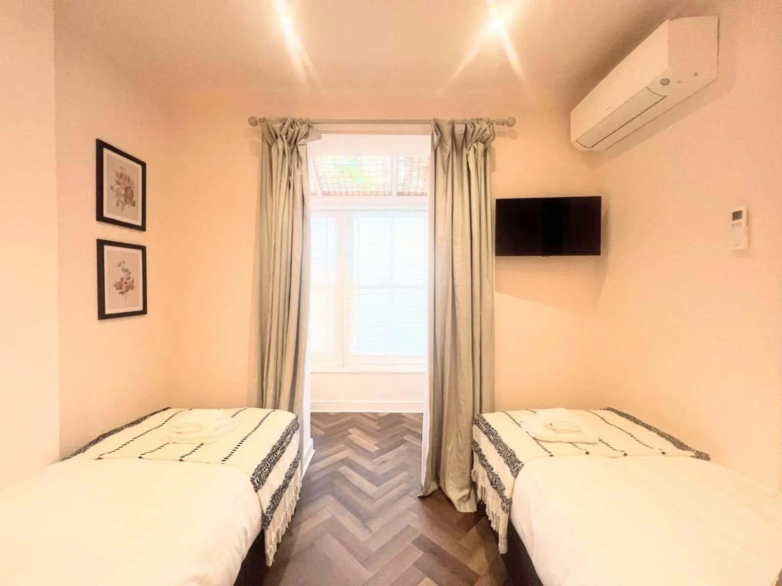 Bedroom, Bed in Twenty Nevern Square Hotel