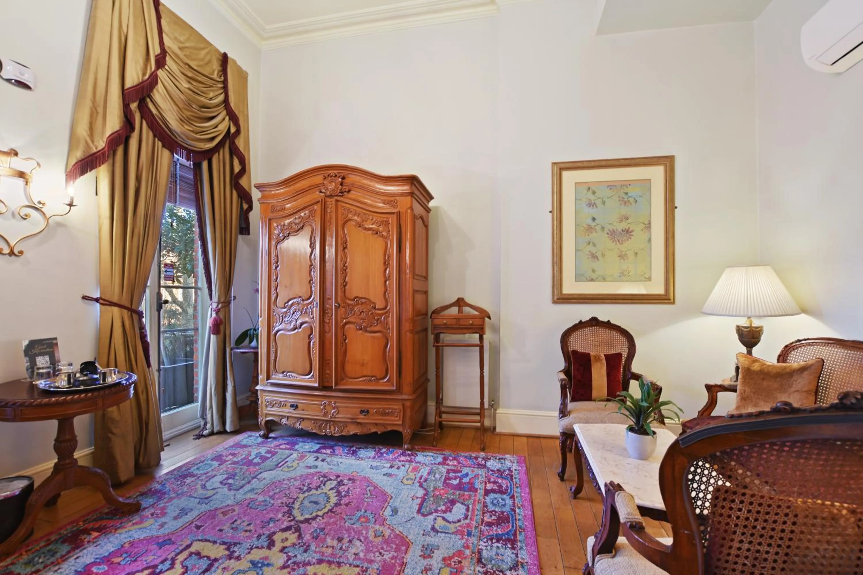 Seating area, Bed in Twenty Nevern Square Hotel