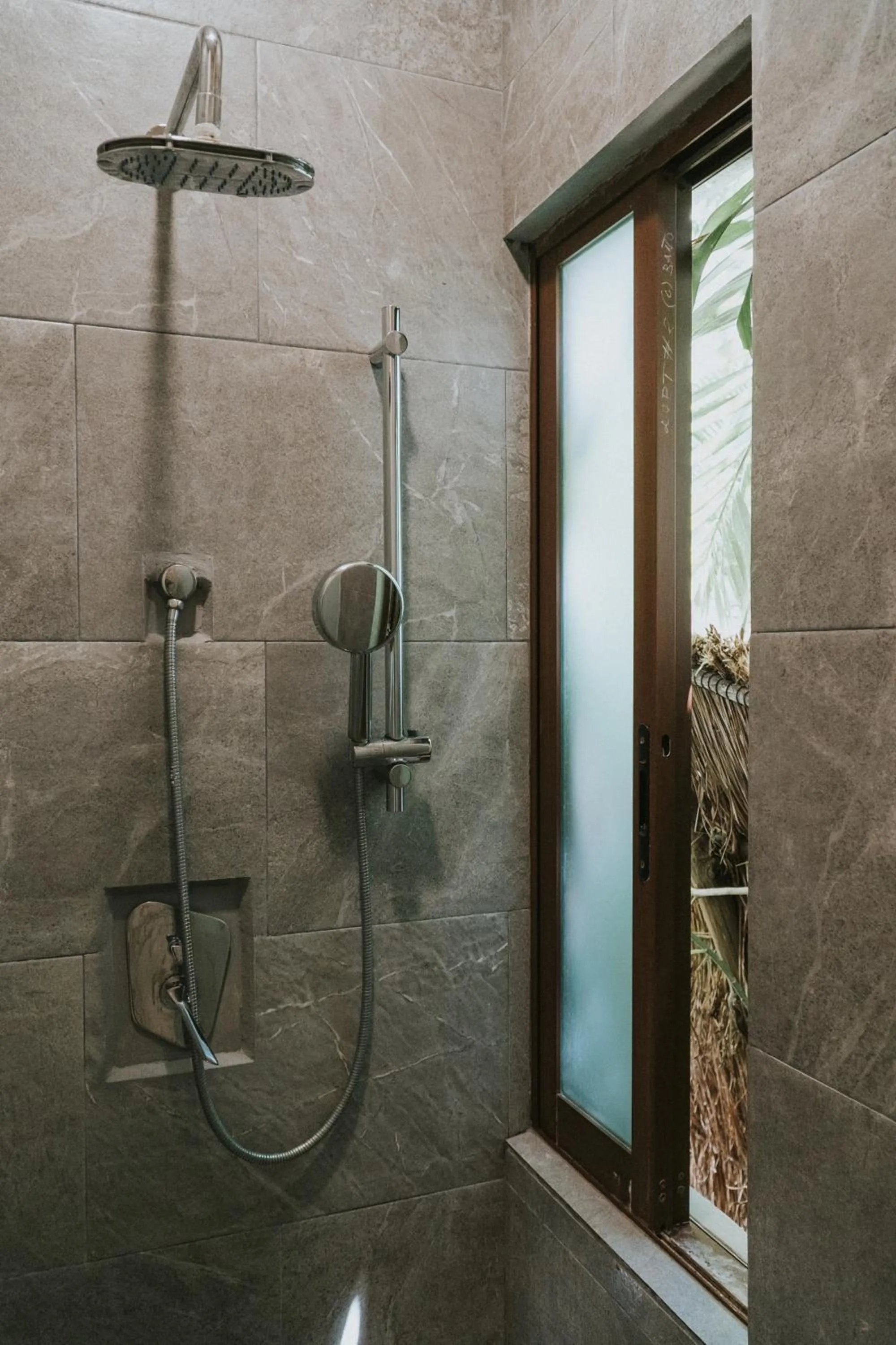 Shower in Kuun Taak Tulum