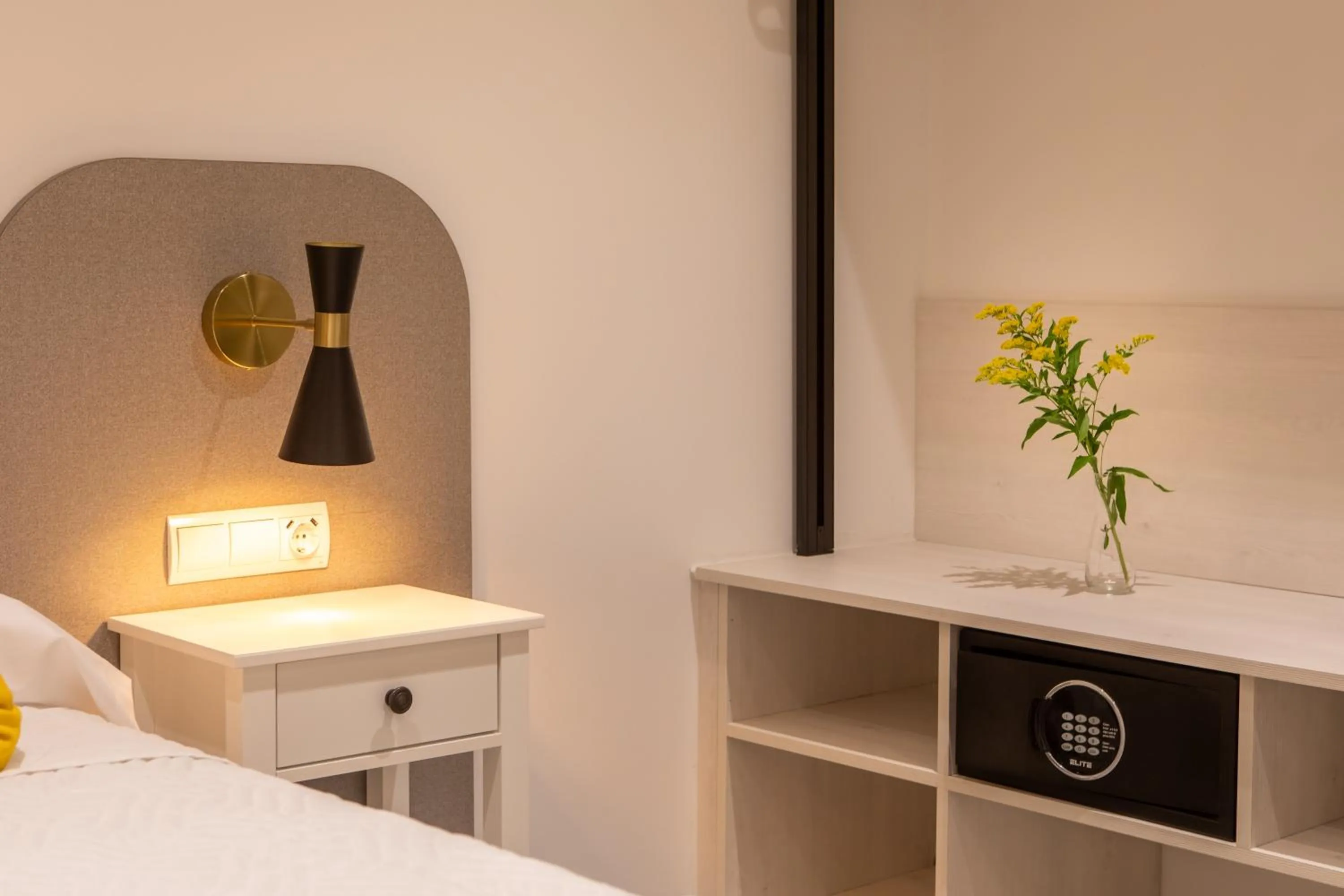 safe, Bed in Boutique Rooms Playa Burriana