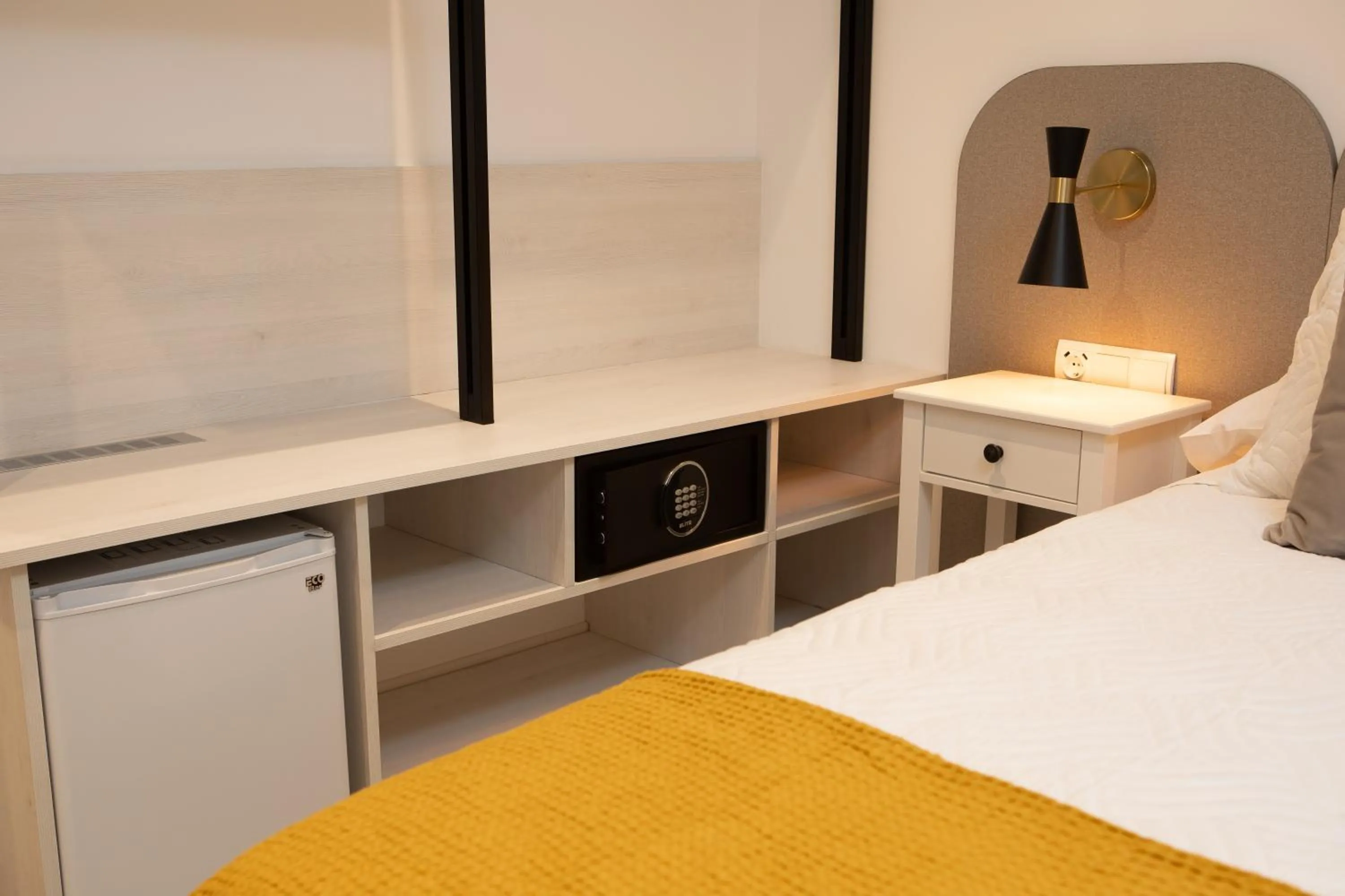 safe, Bed in Boutique Rooms Playa Burriana