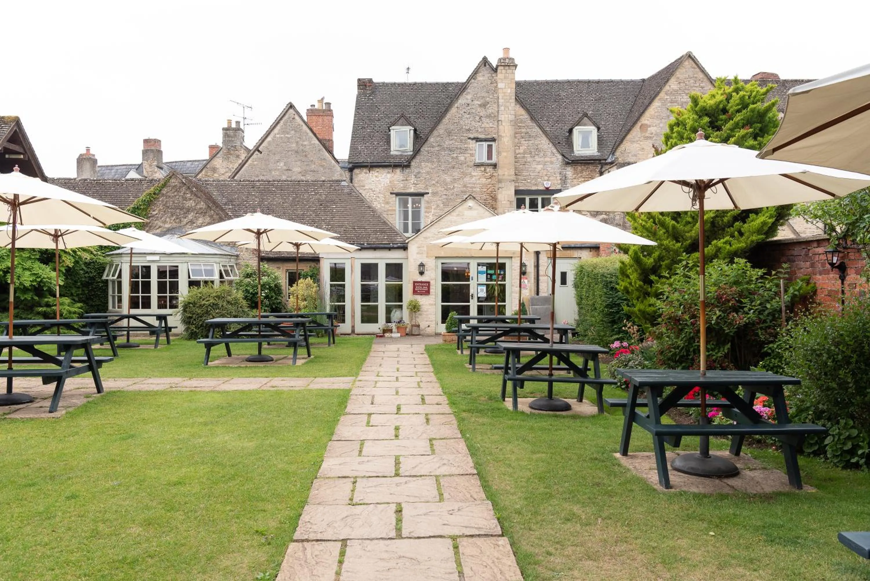 Corinium Hotel & Restaurant