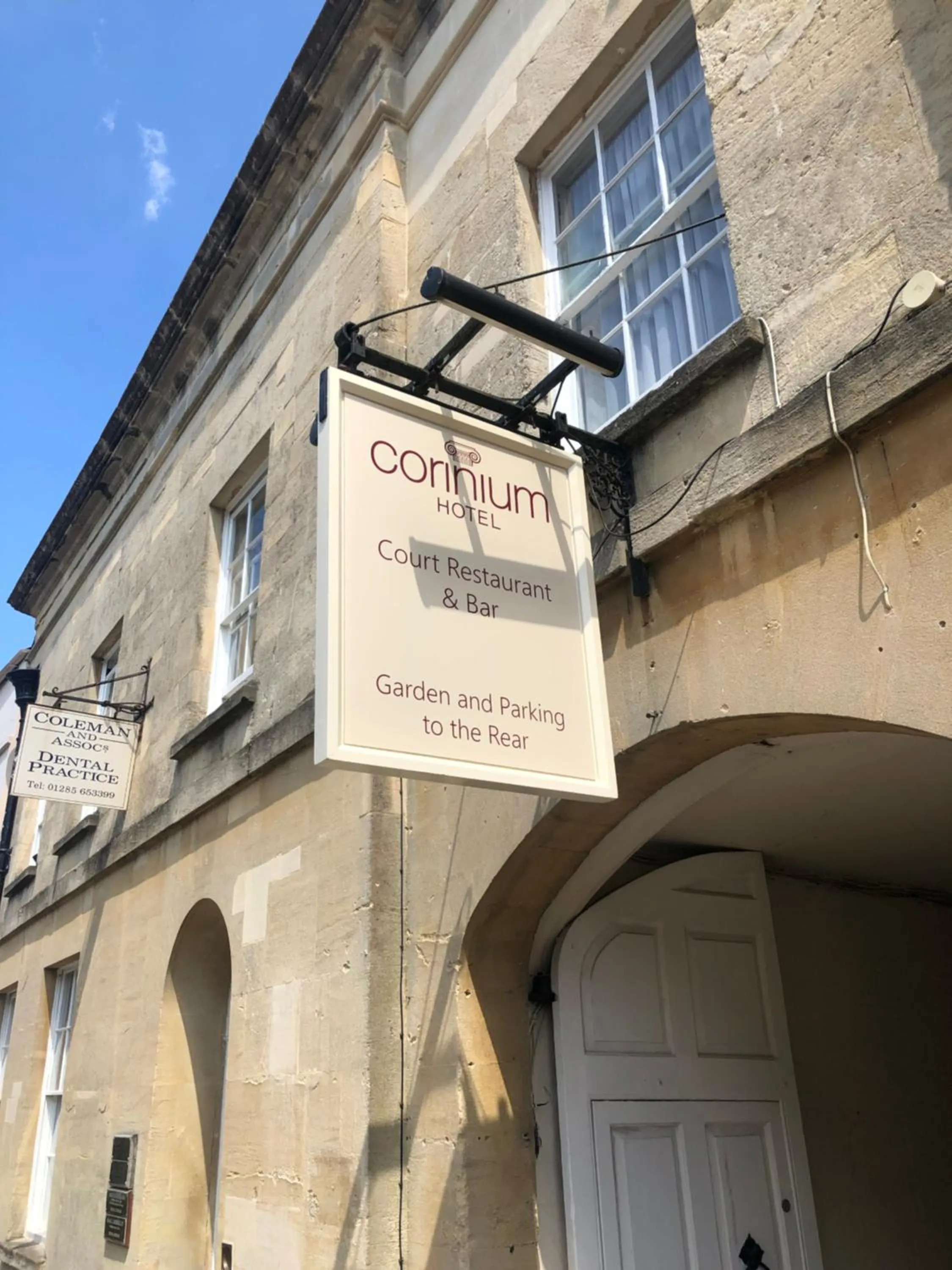 Corinium Hotel & Restaurant