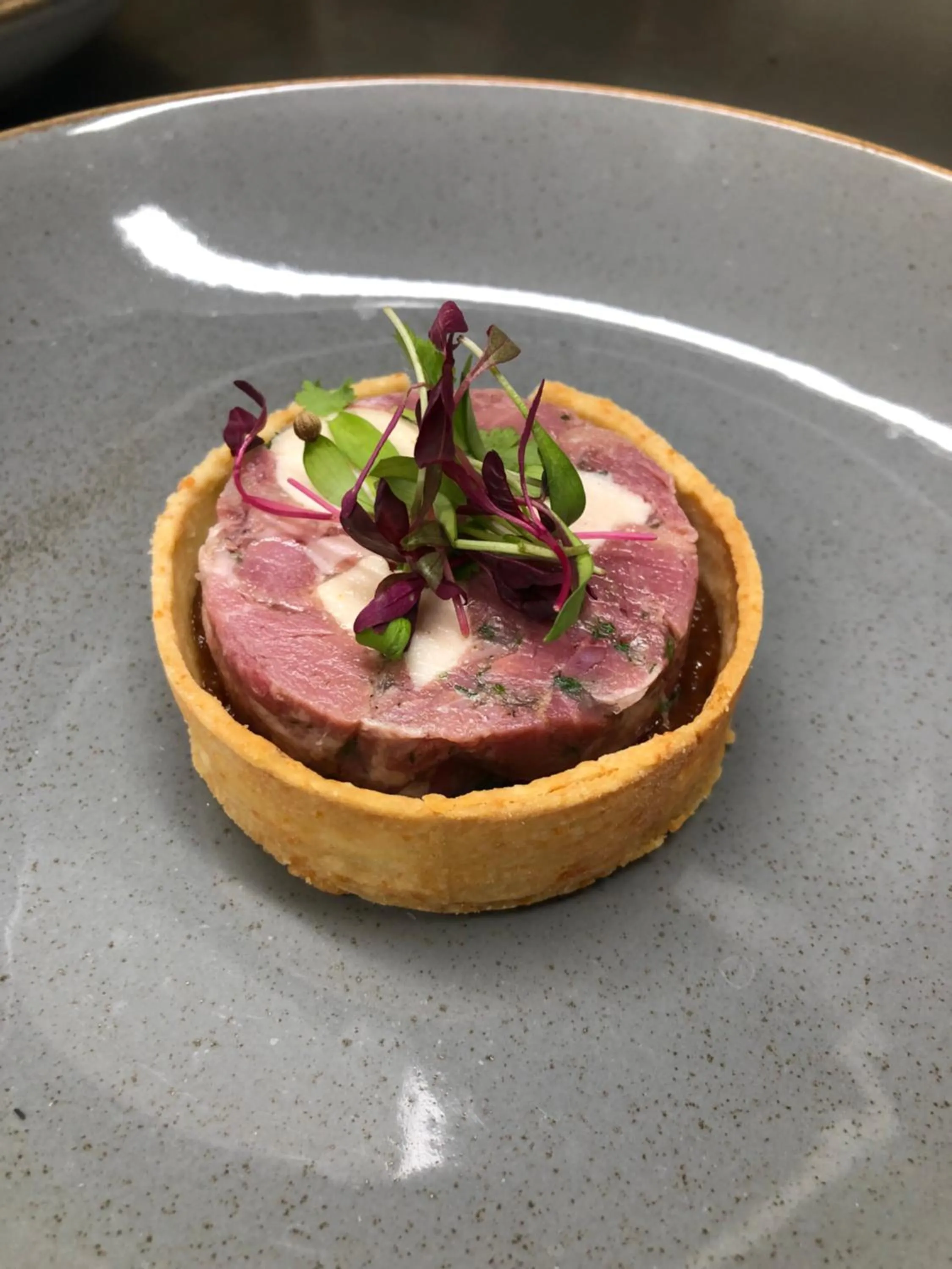 Corinium Hotel & Restaurant