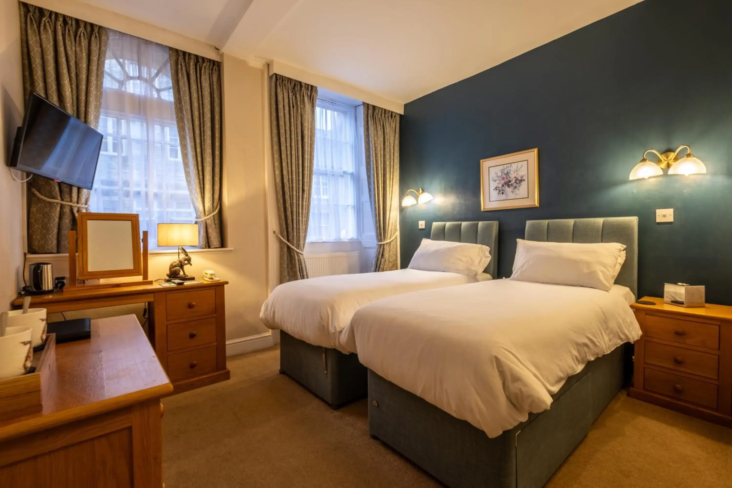 Twin Room - single occupancy in Corinium Hotel & Restaurant Twin Room - single occupancy in Corinium Hotel & Restaurant