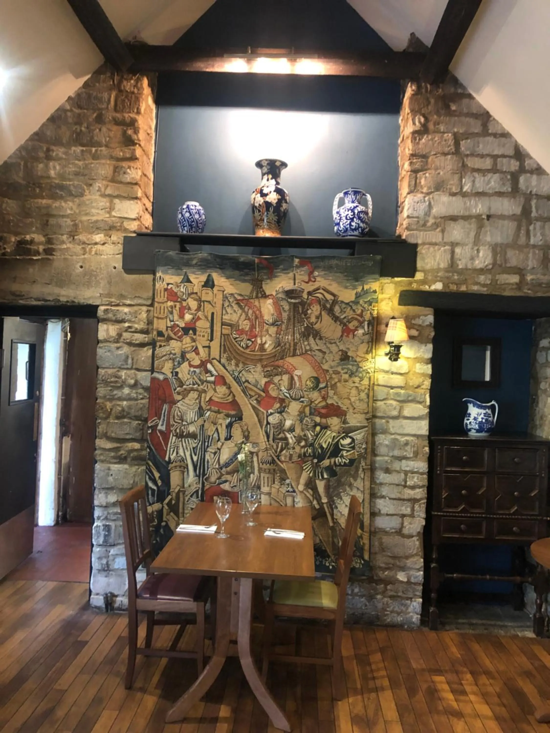 Corinium Hotel & Restaurant