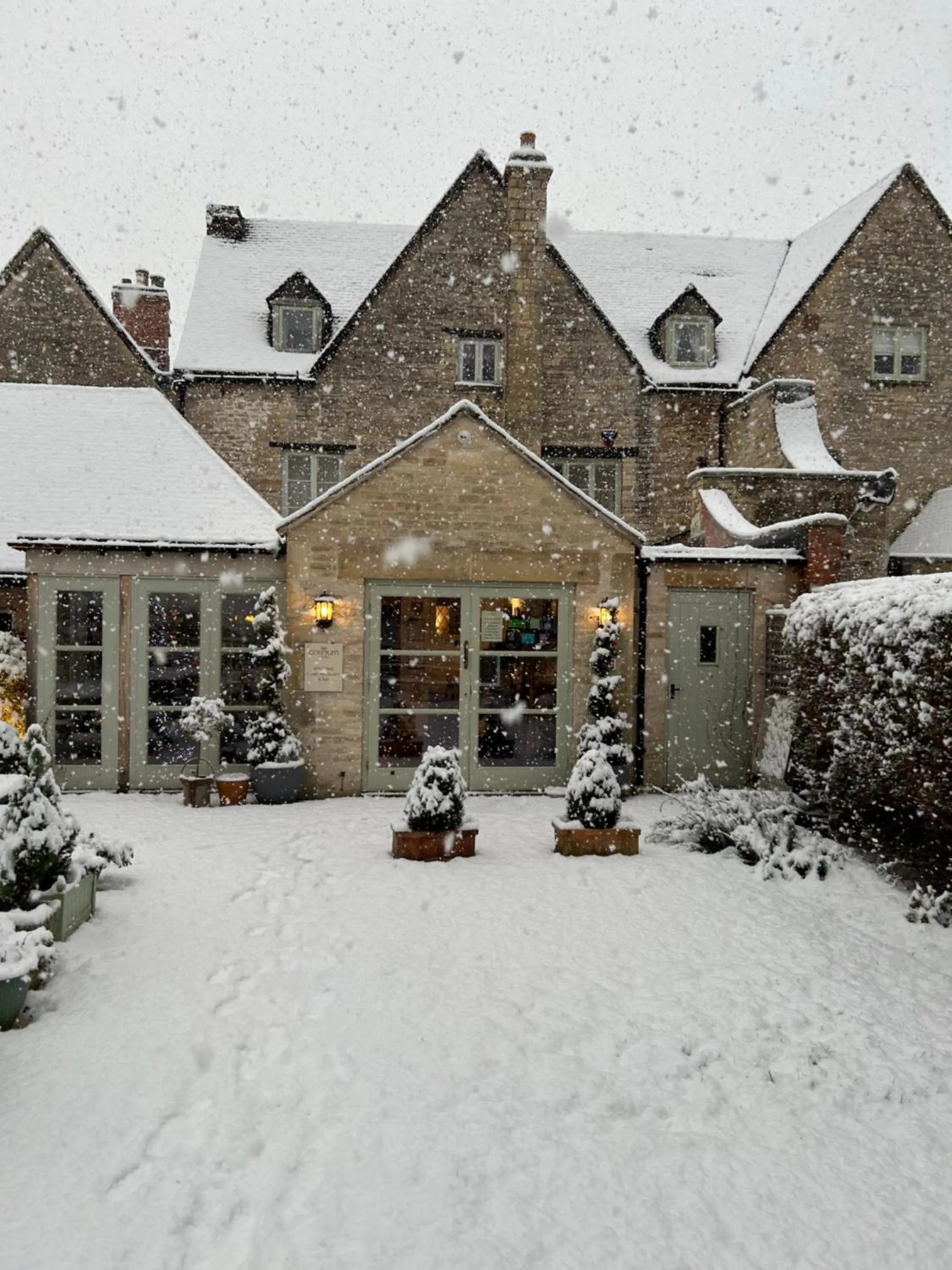 Corinium Hotel & Restaurant