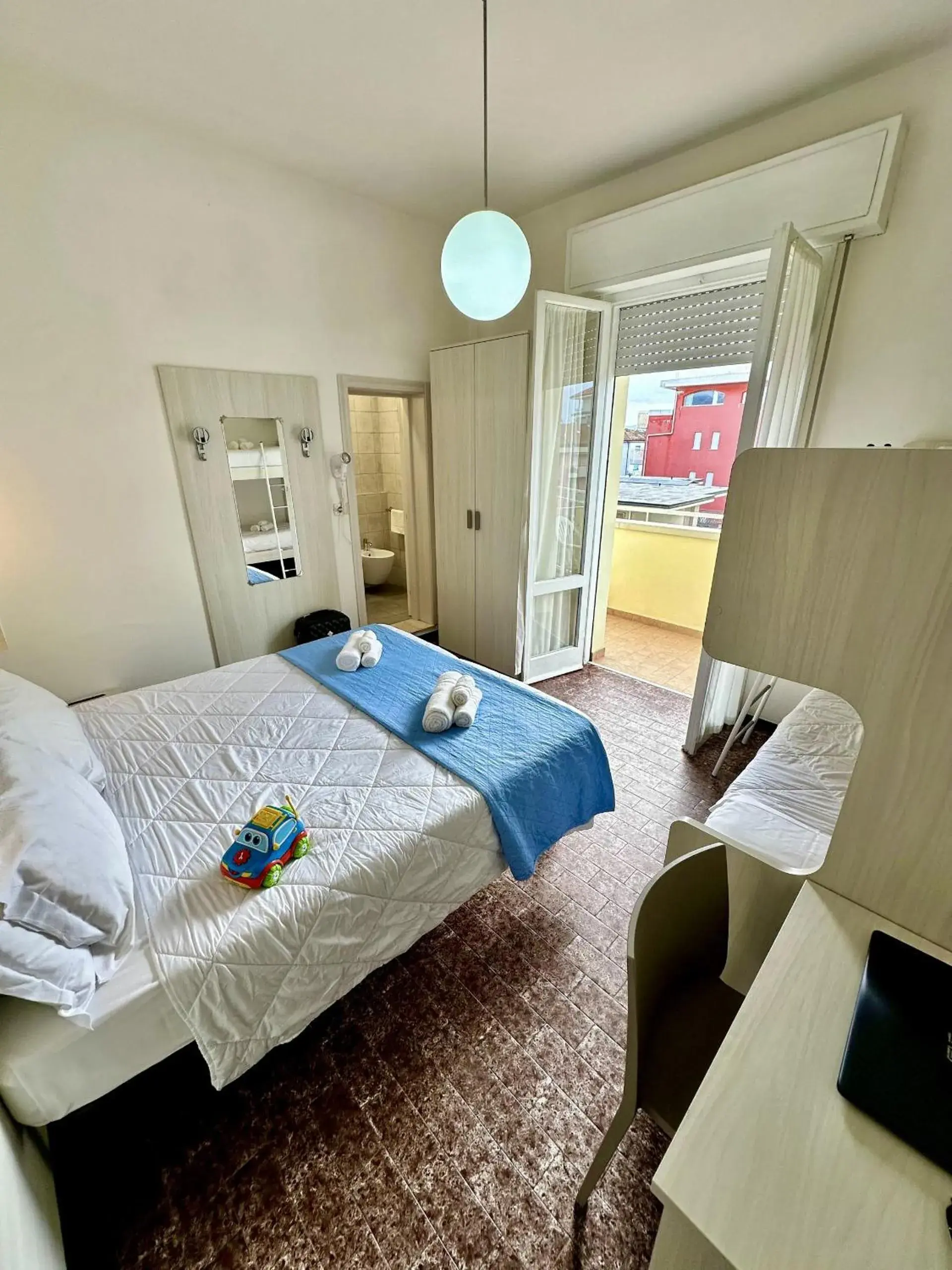 Quadruple Room in Hotel Napoleon Quadruple Room in Hotel Napoleon