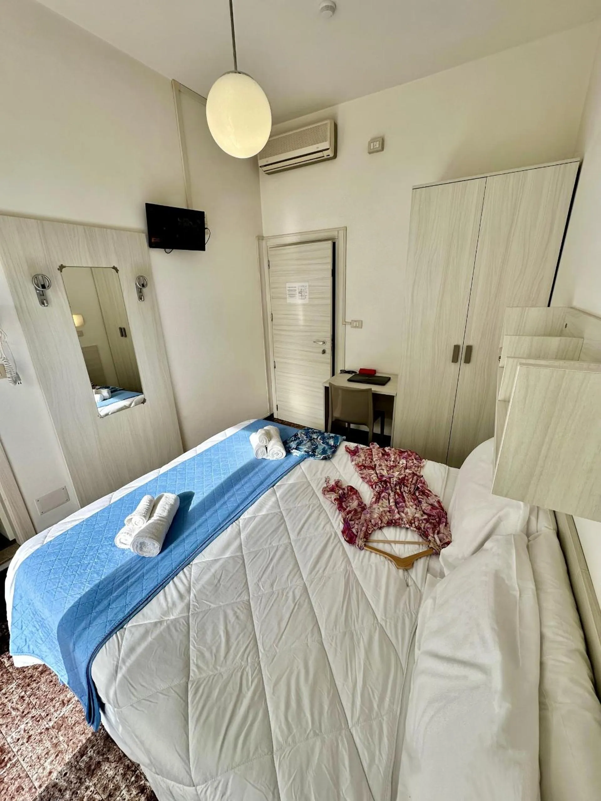 Bed in Hotel Napoleon