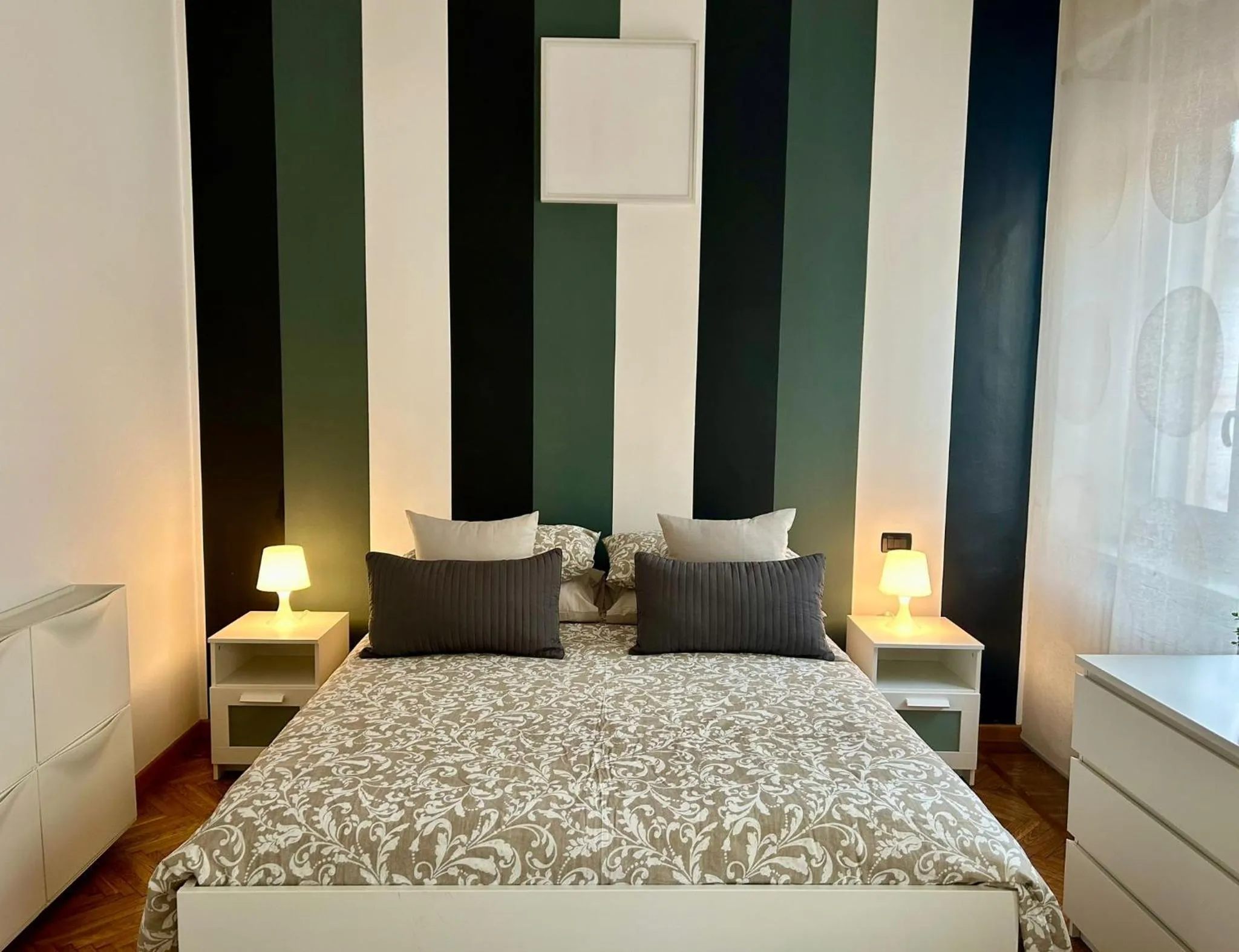 Photo of the whole room, Bed in Santhry House