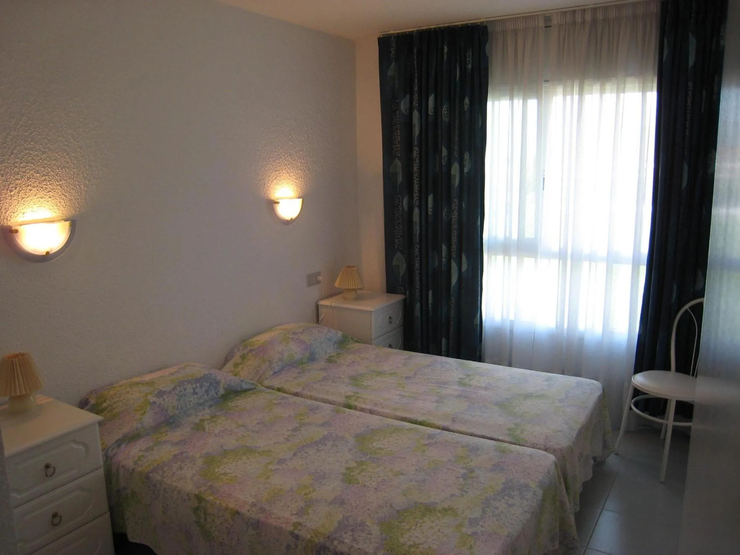 Bed in Apartamento de lujo con piscina y parking, admite mascotas - ES-323-15