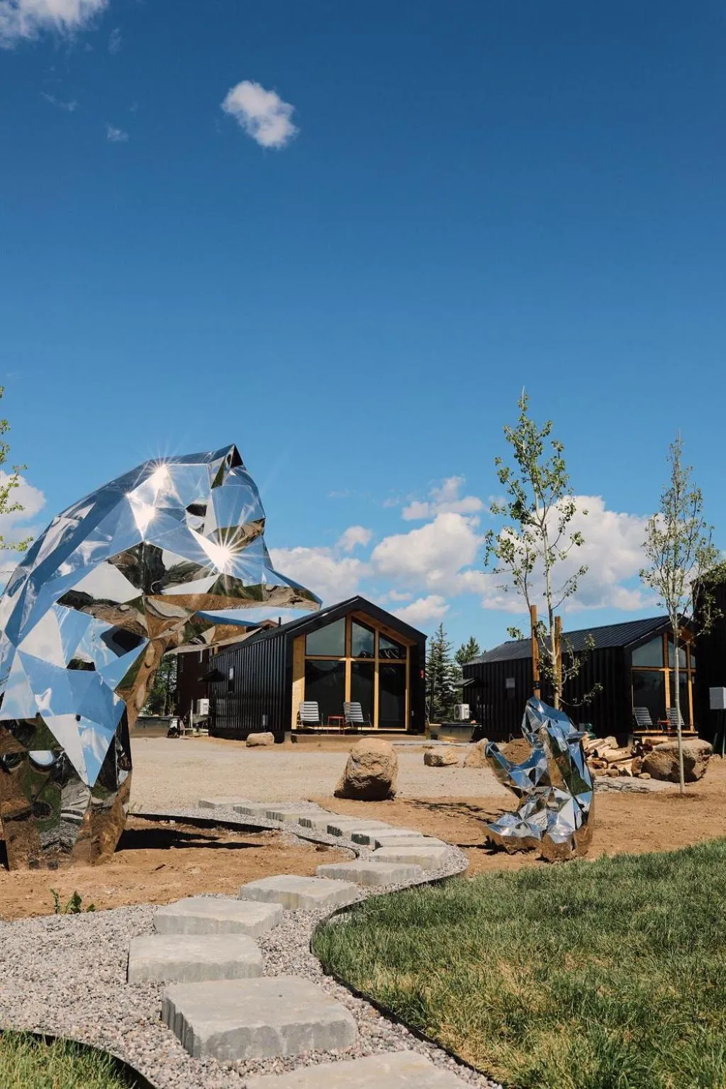 Yellowstone Peaks Hotel