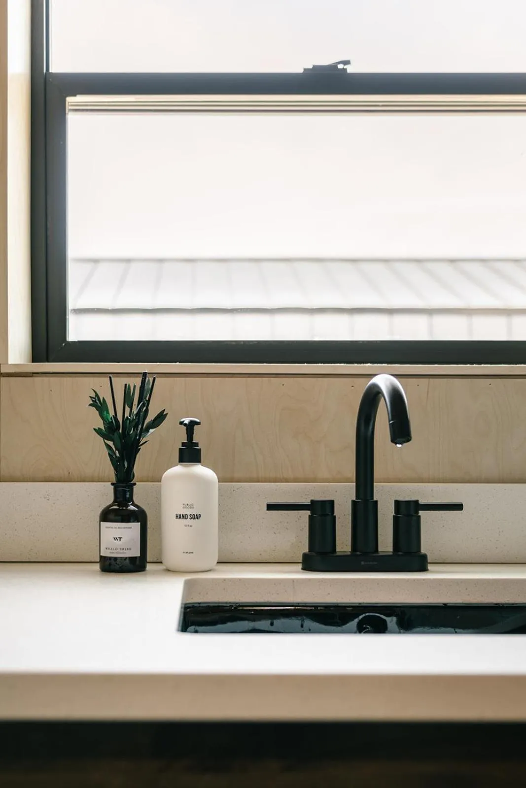 Yellowstone Peaks Hotel