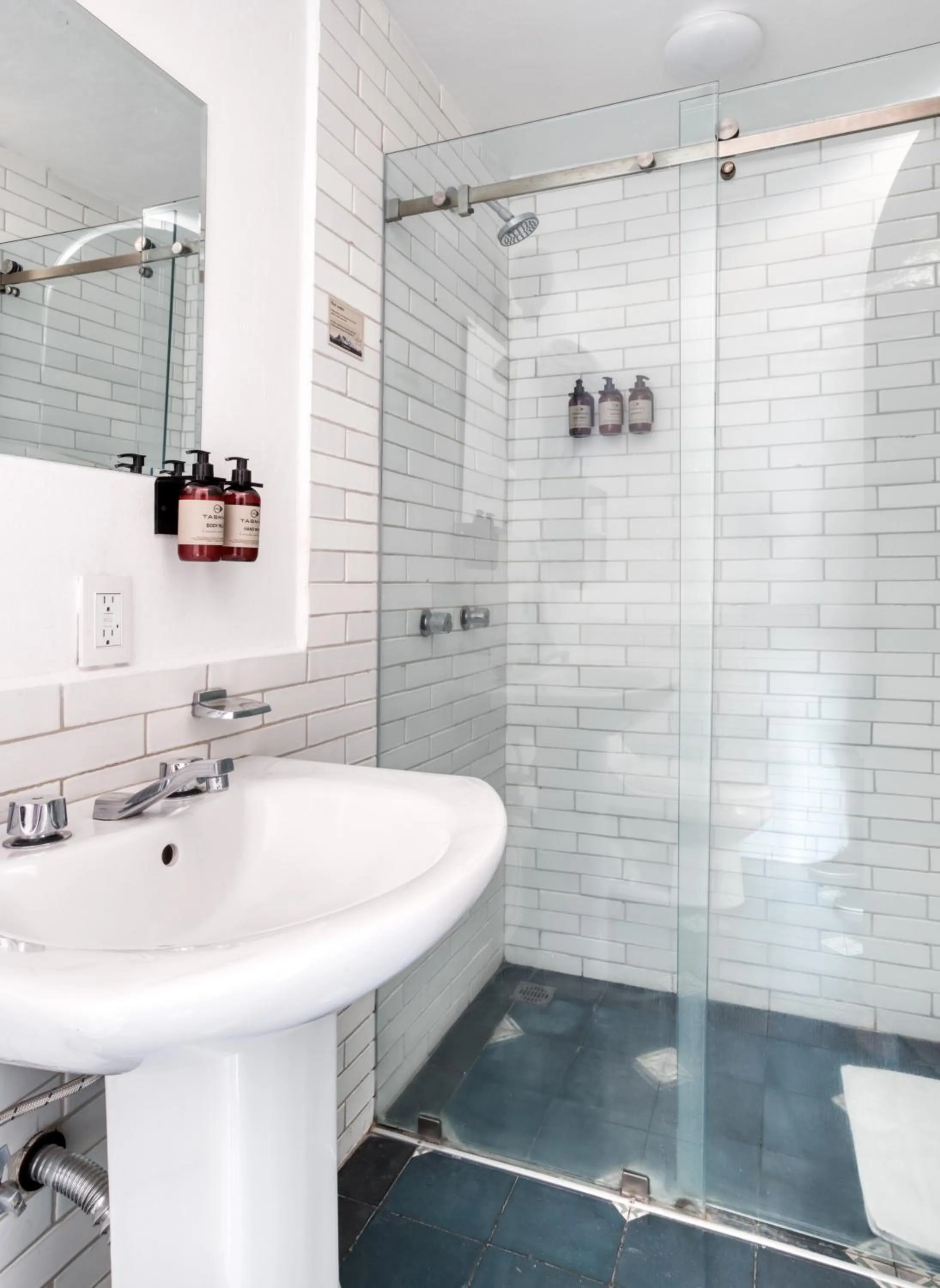 Shower in Santa Casa by Tasman