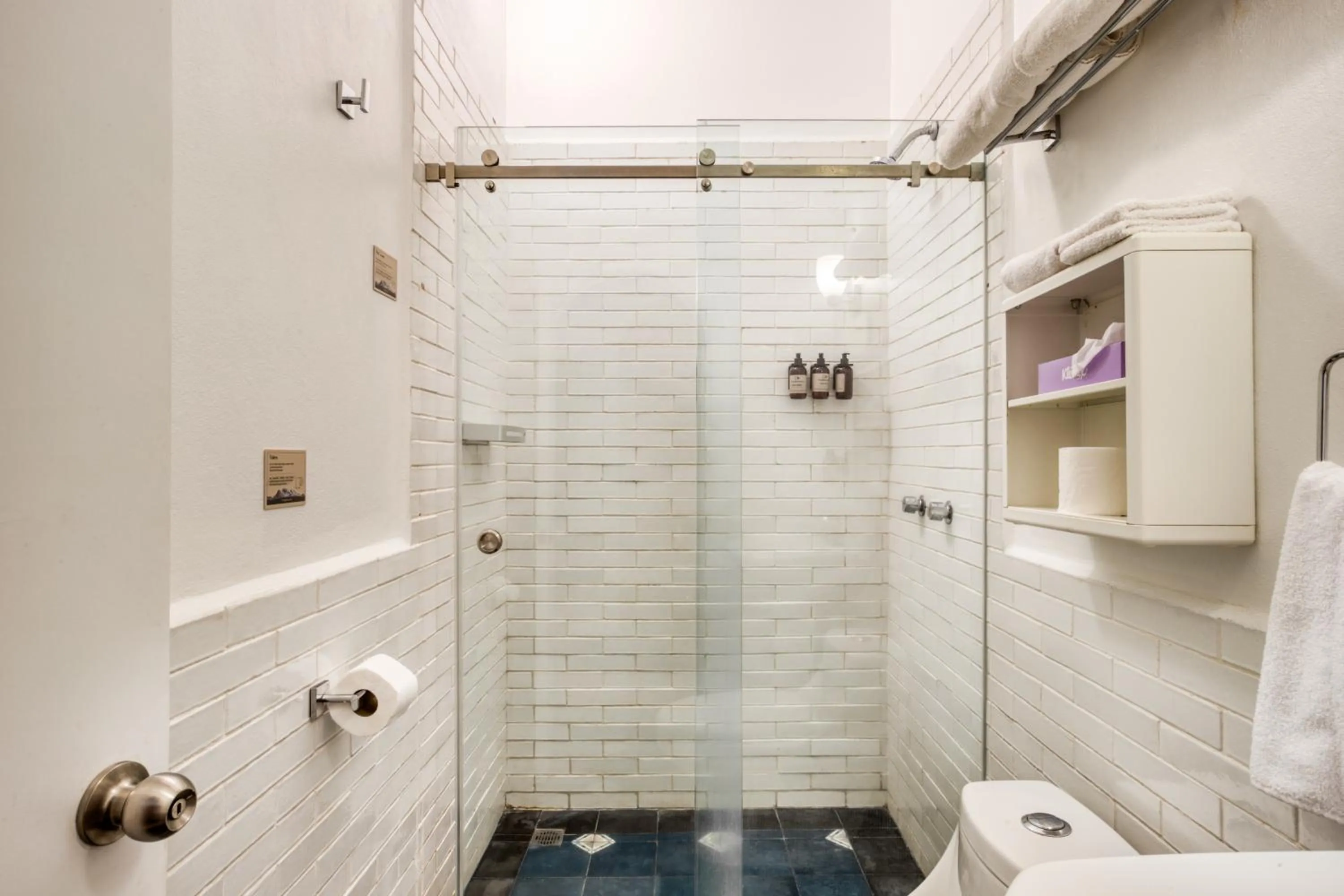 Shower in Santa Casa by Tasman