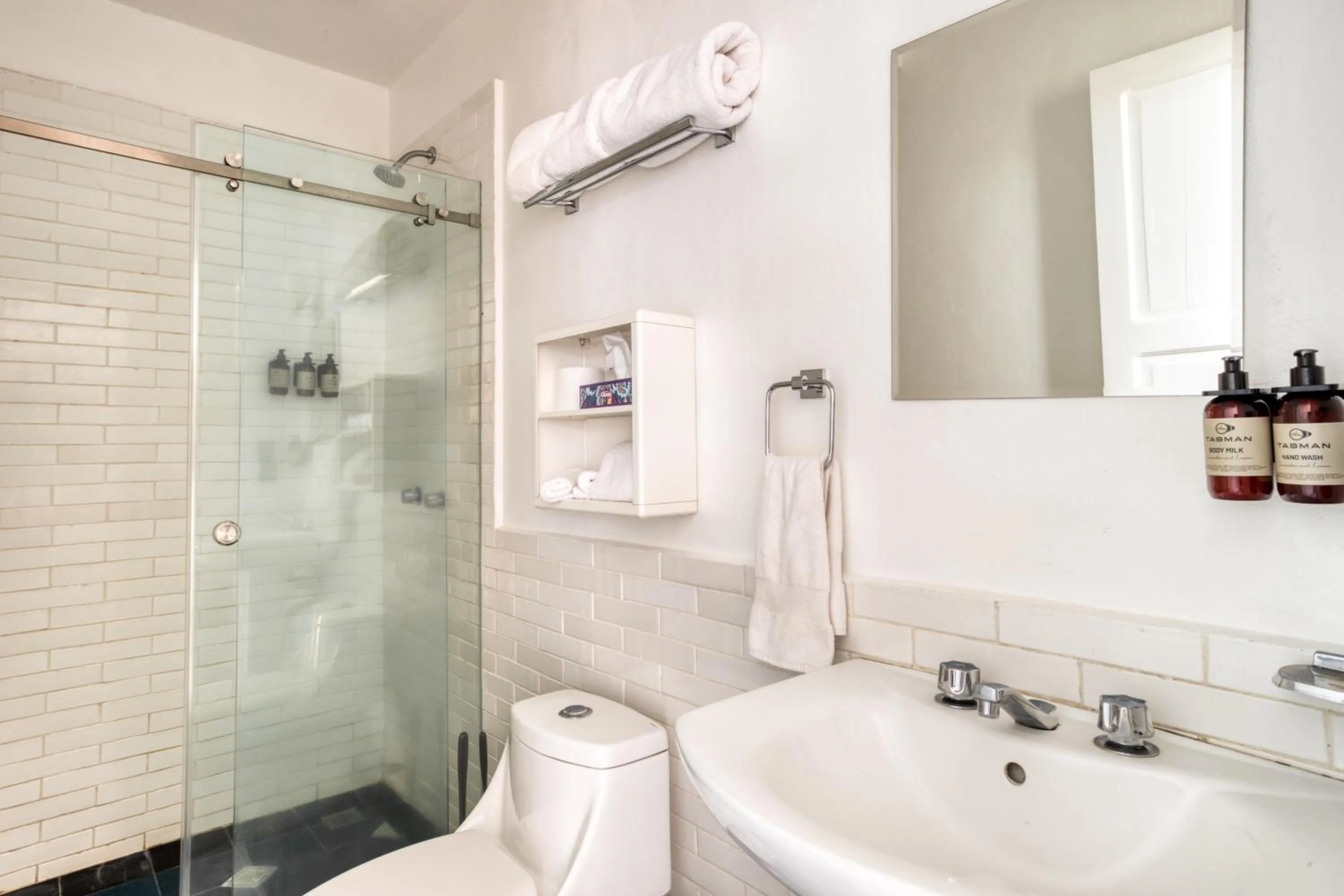 Shower in Santa Casa by Tasman