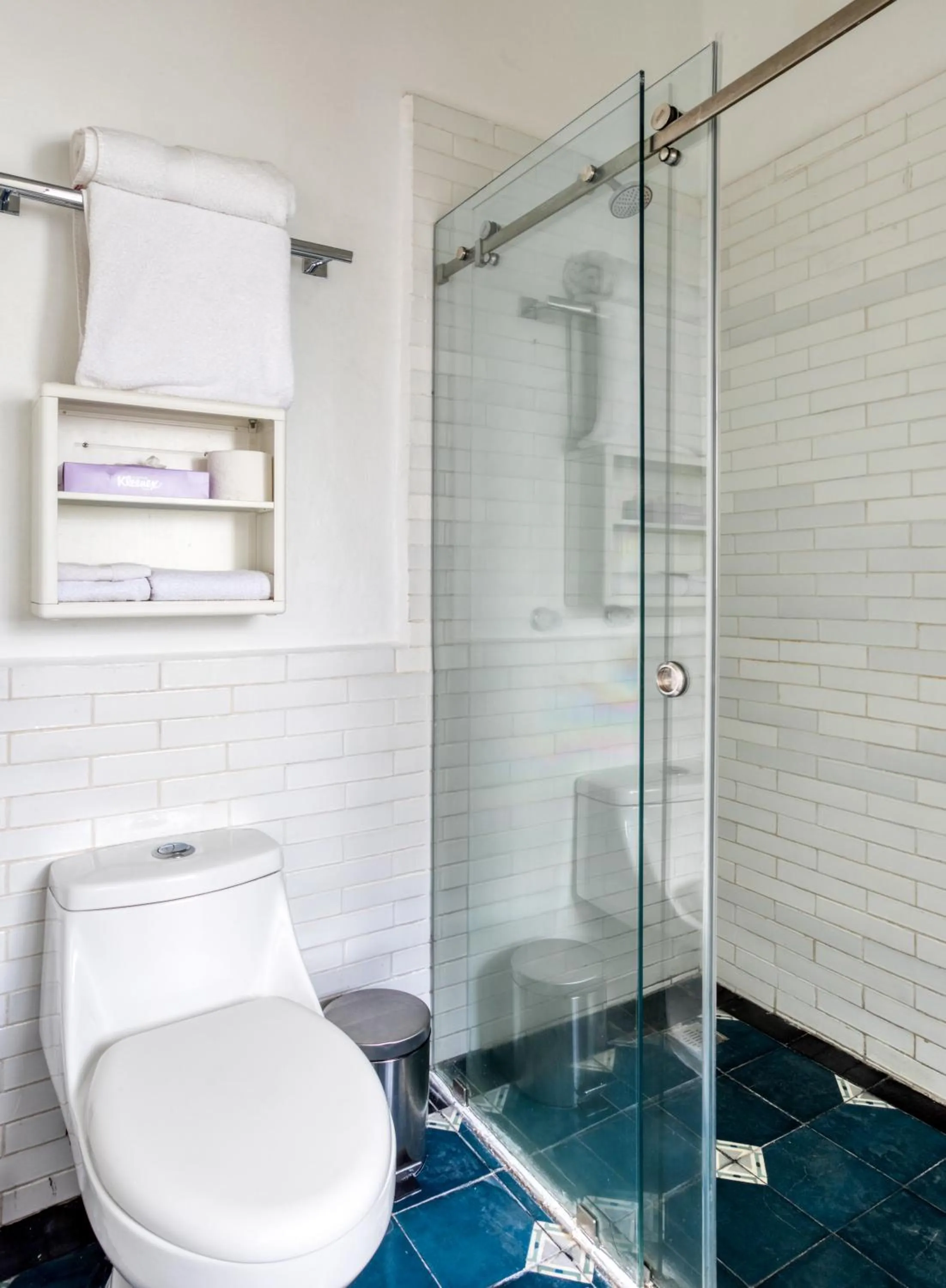 Shower in Santa Casa by Tasman