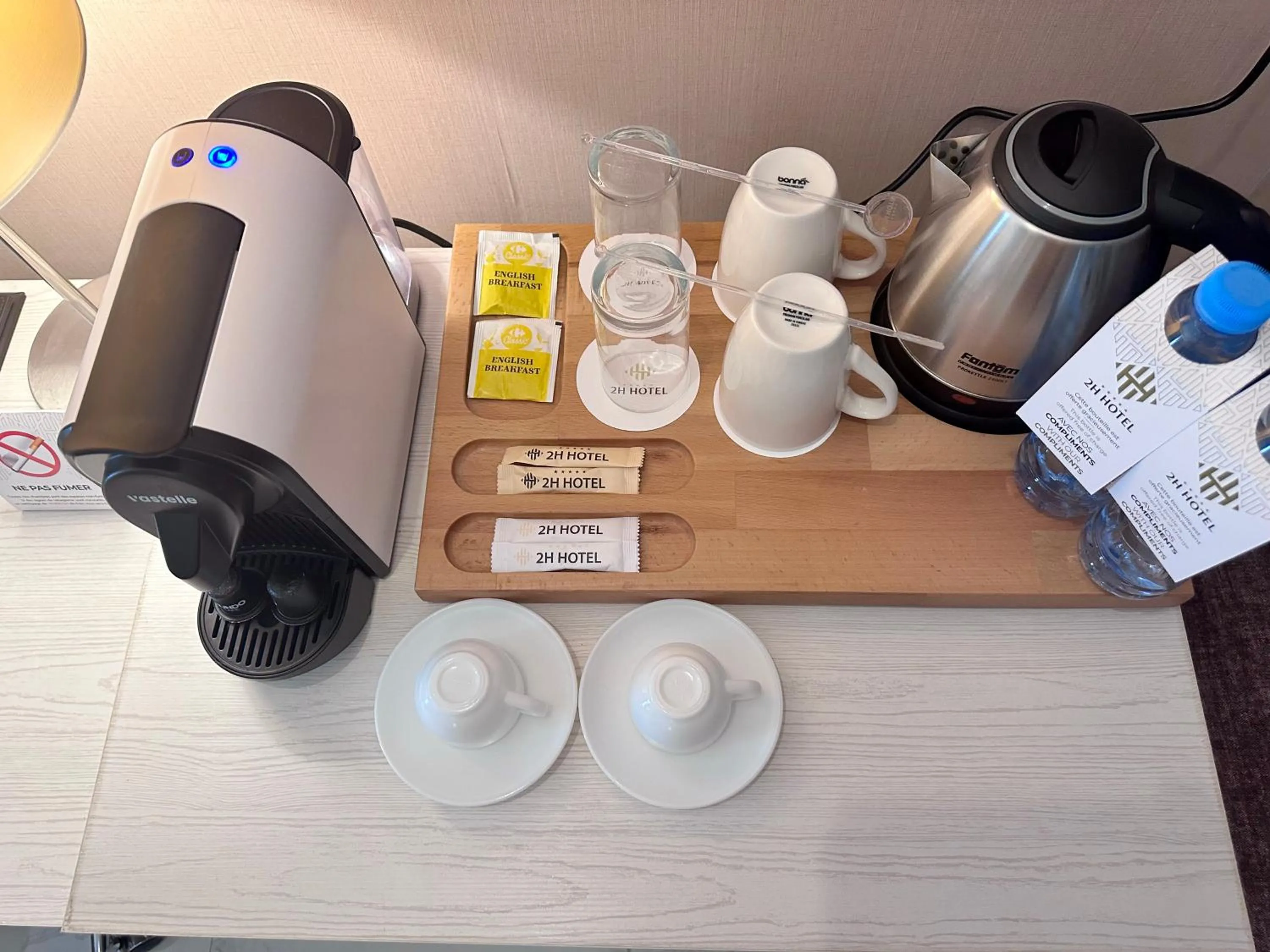 Coffee/tea facilities in 2H Hotel
