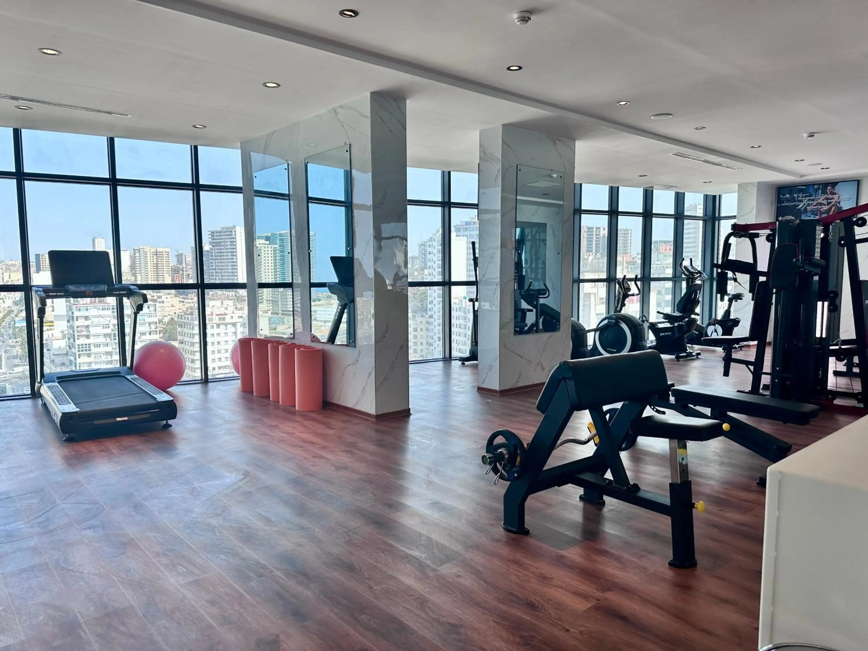 Fitness centre/facilities in 2H Hotel
