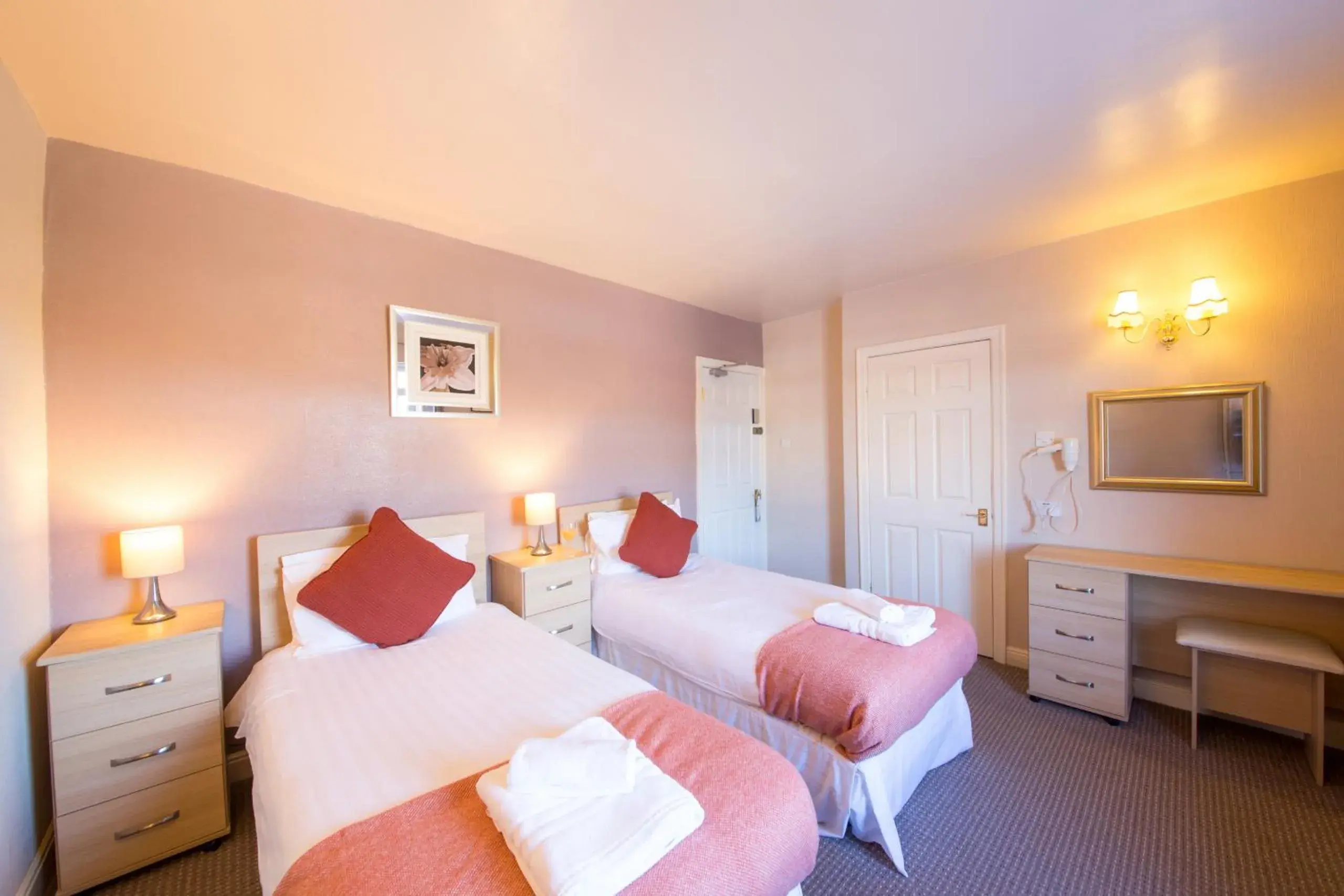 Bedroom, Bed in Dalesgate Hotel - Self Check In Bedroom, Bed in Dalesgate Hotel - Self Check In