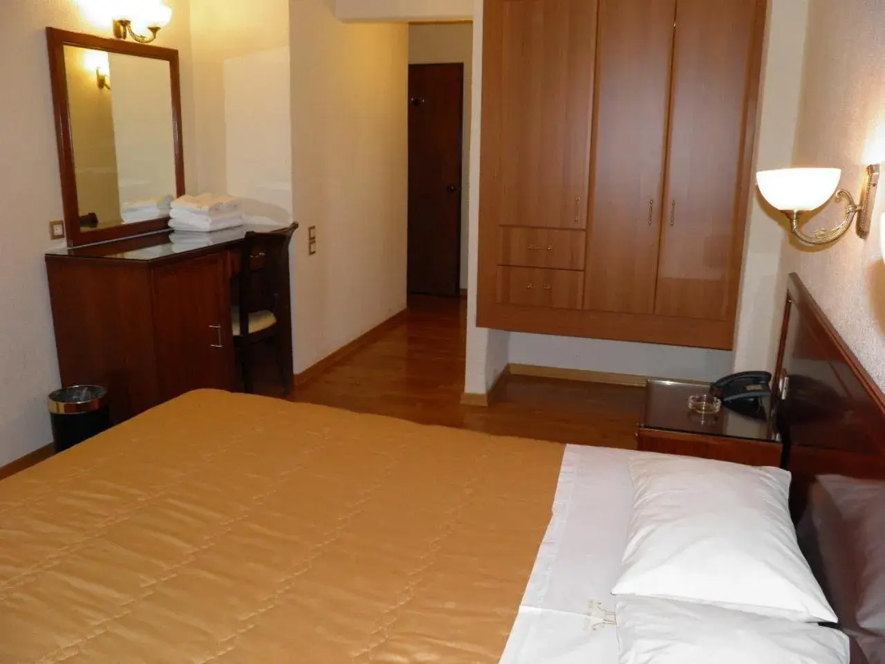 Deluxe Double or Twin Room with Balcony in Hotel Meletiou Deluxe Double or Twin Room with Balcony in Hotel Meletiou