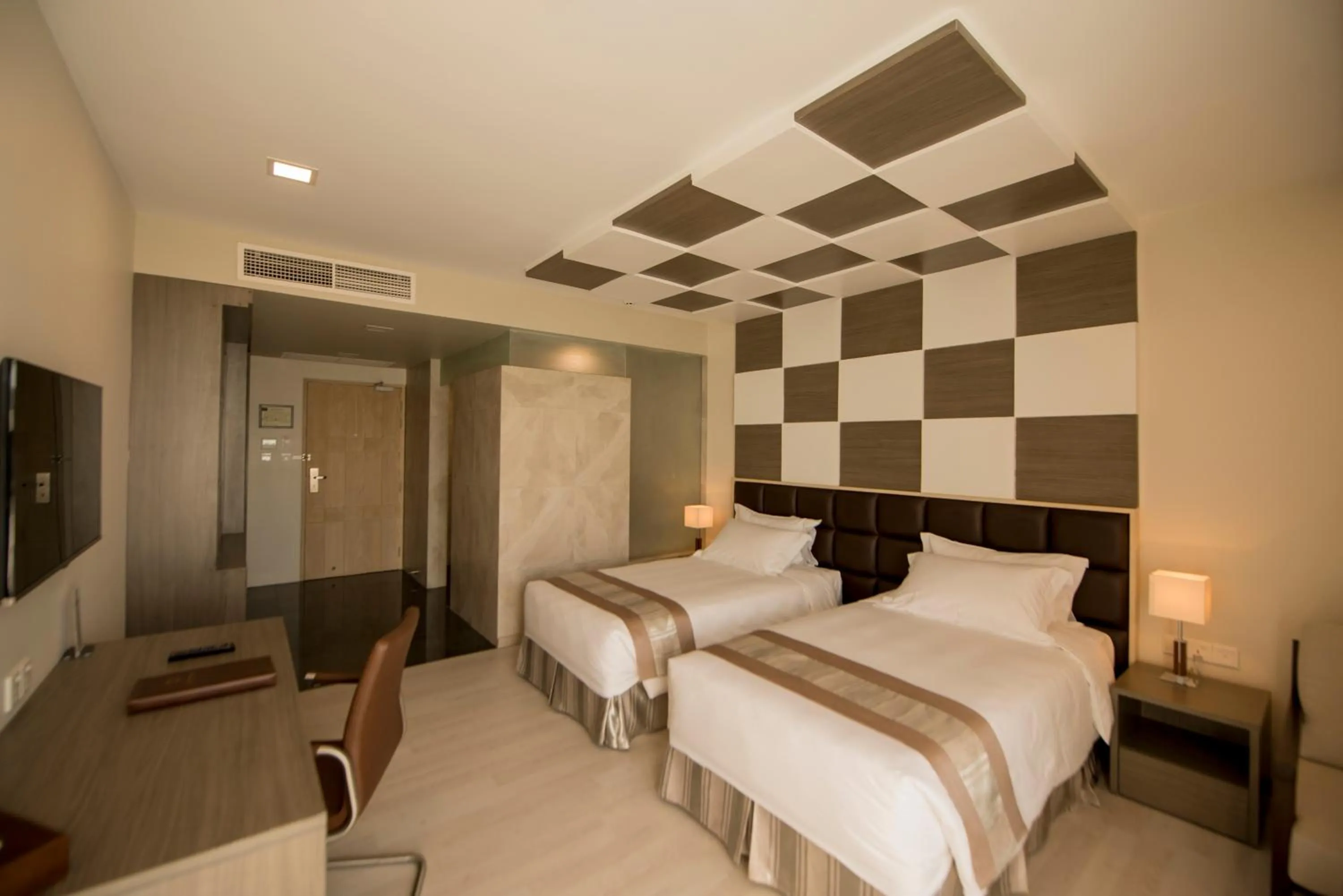 Bedroom, Bed in Hotel Parami