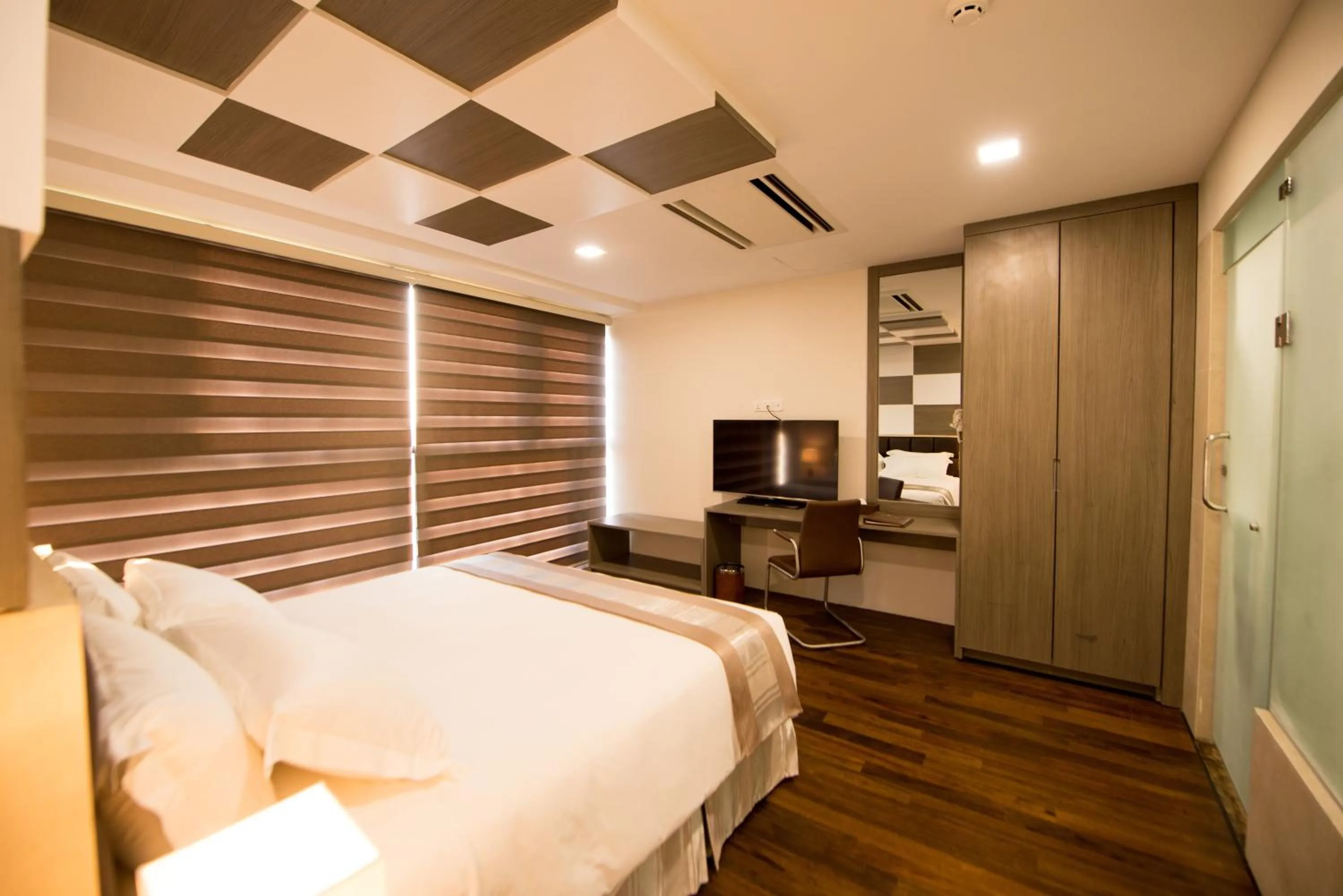 Bird's eye view, Bed in Hotel Parami