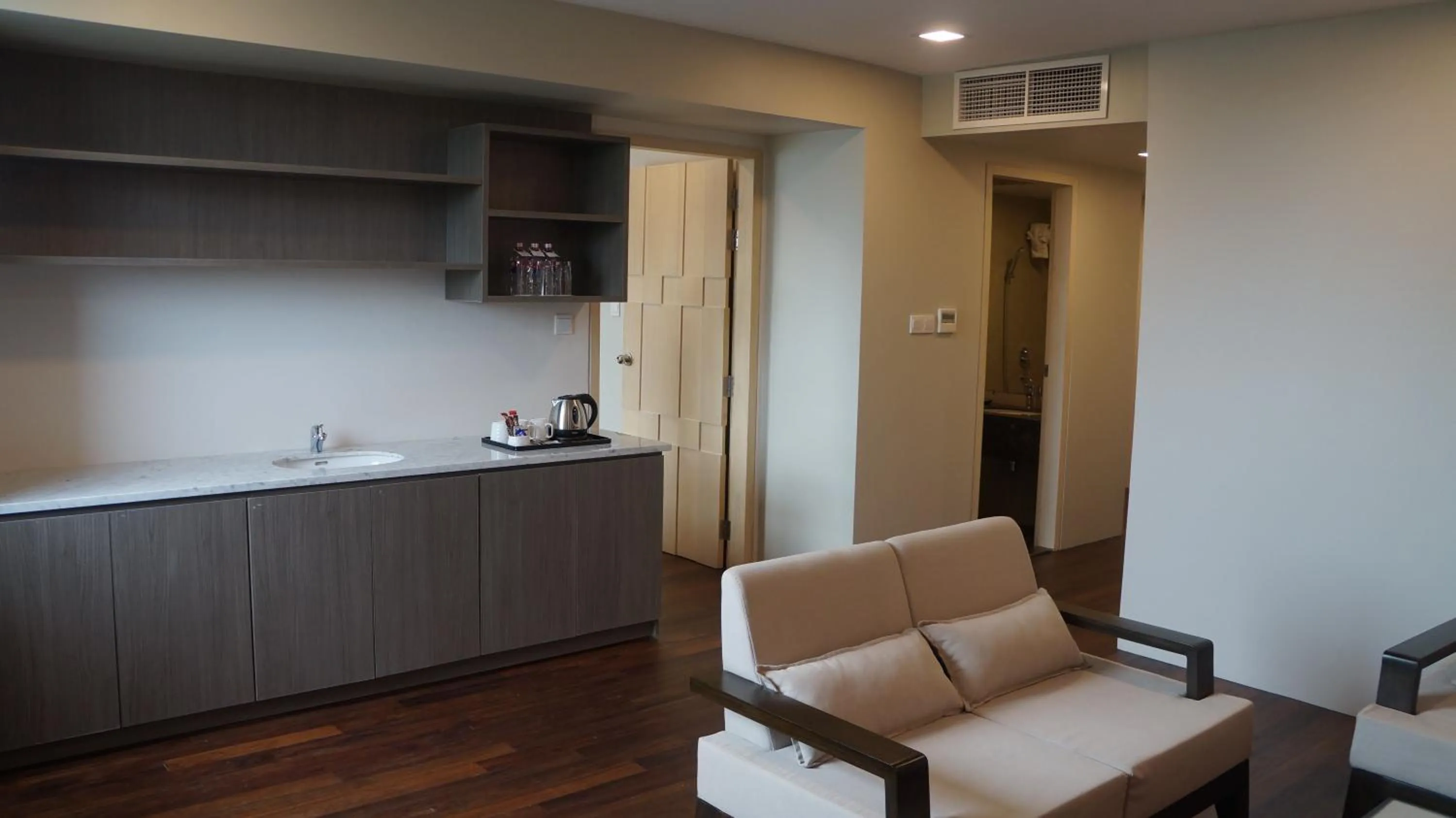 Coffee/tea facilities in Hotel Parami