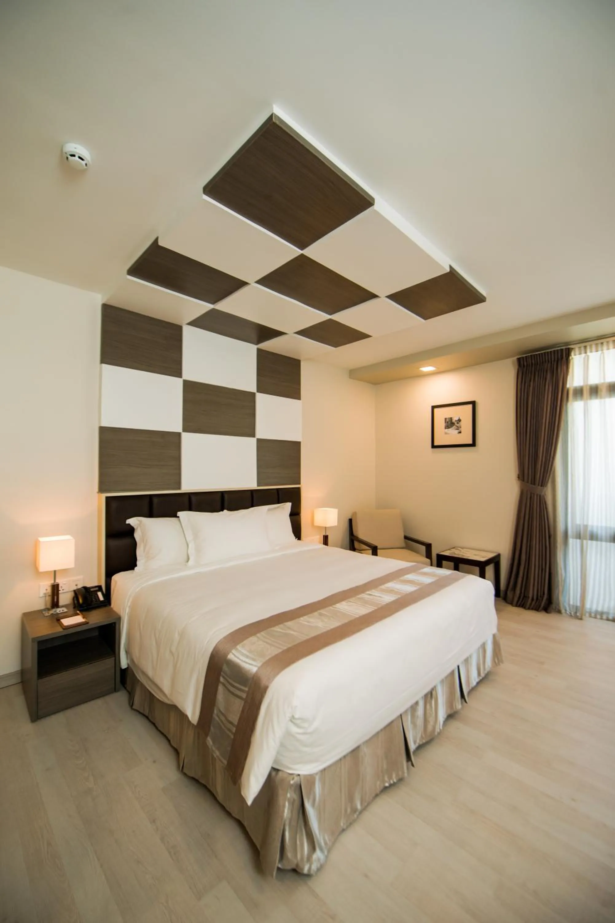 Bedroom, Bed in Hotel Parami