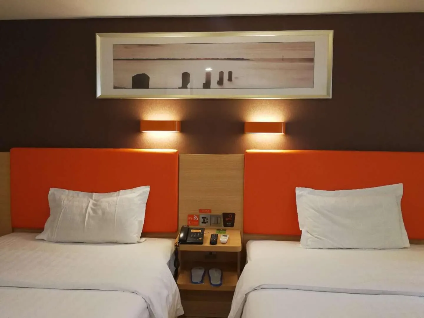 Bed in 7Days Premium Beijing Dongzhimen Airport Express Station