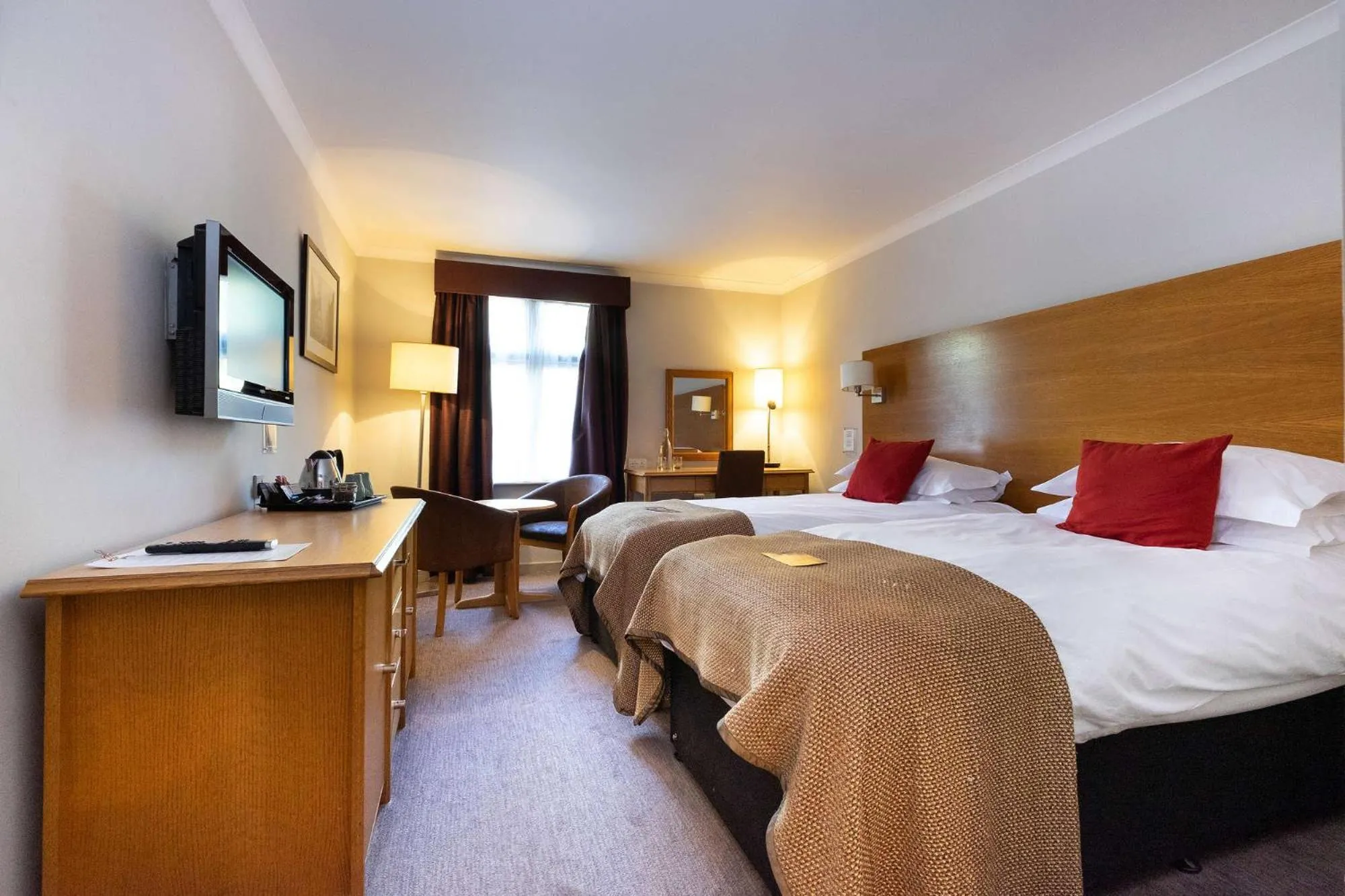 Bedroom, Bed in Bridge Hotel