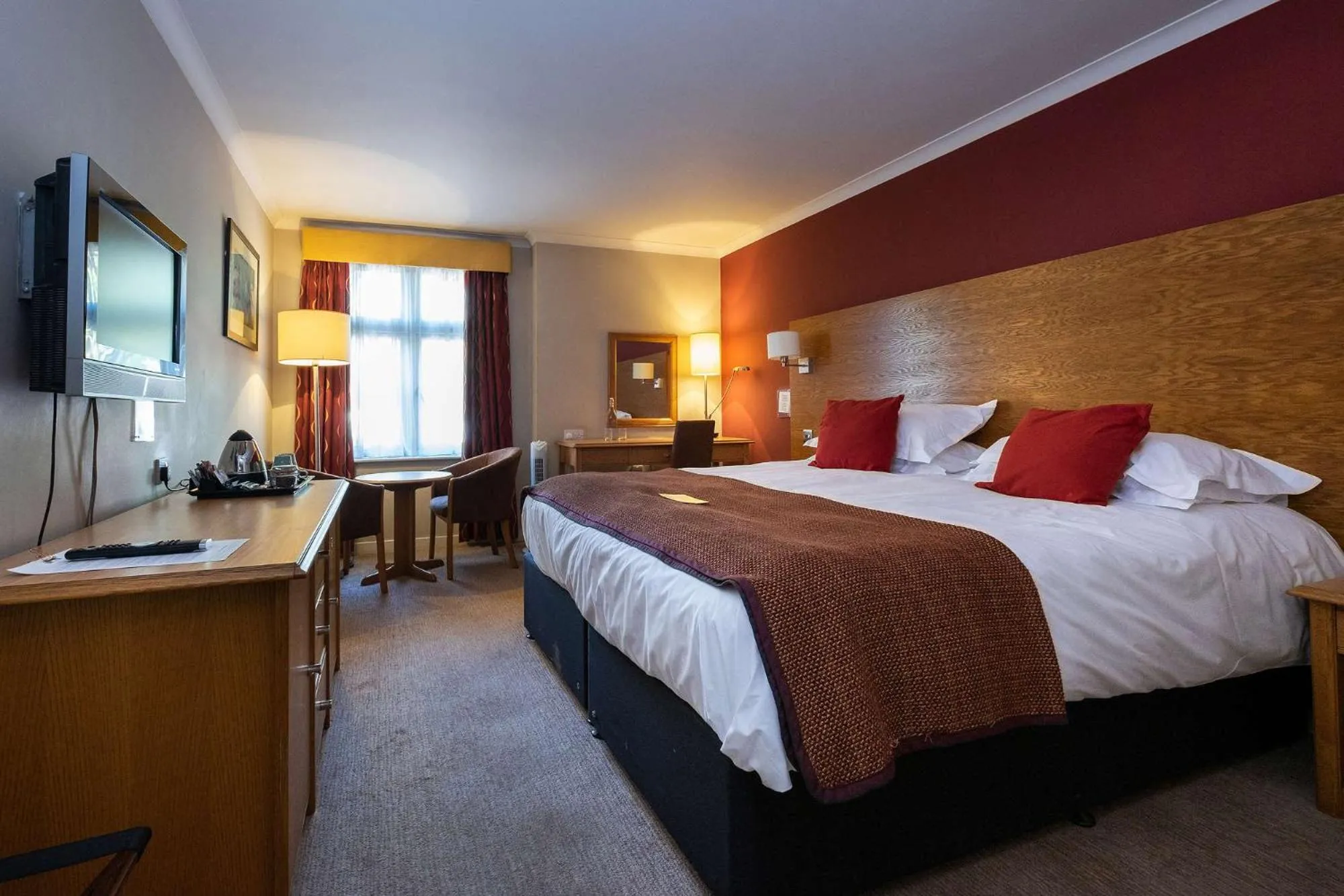 Bedroom, Bed in Bridge Hotel