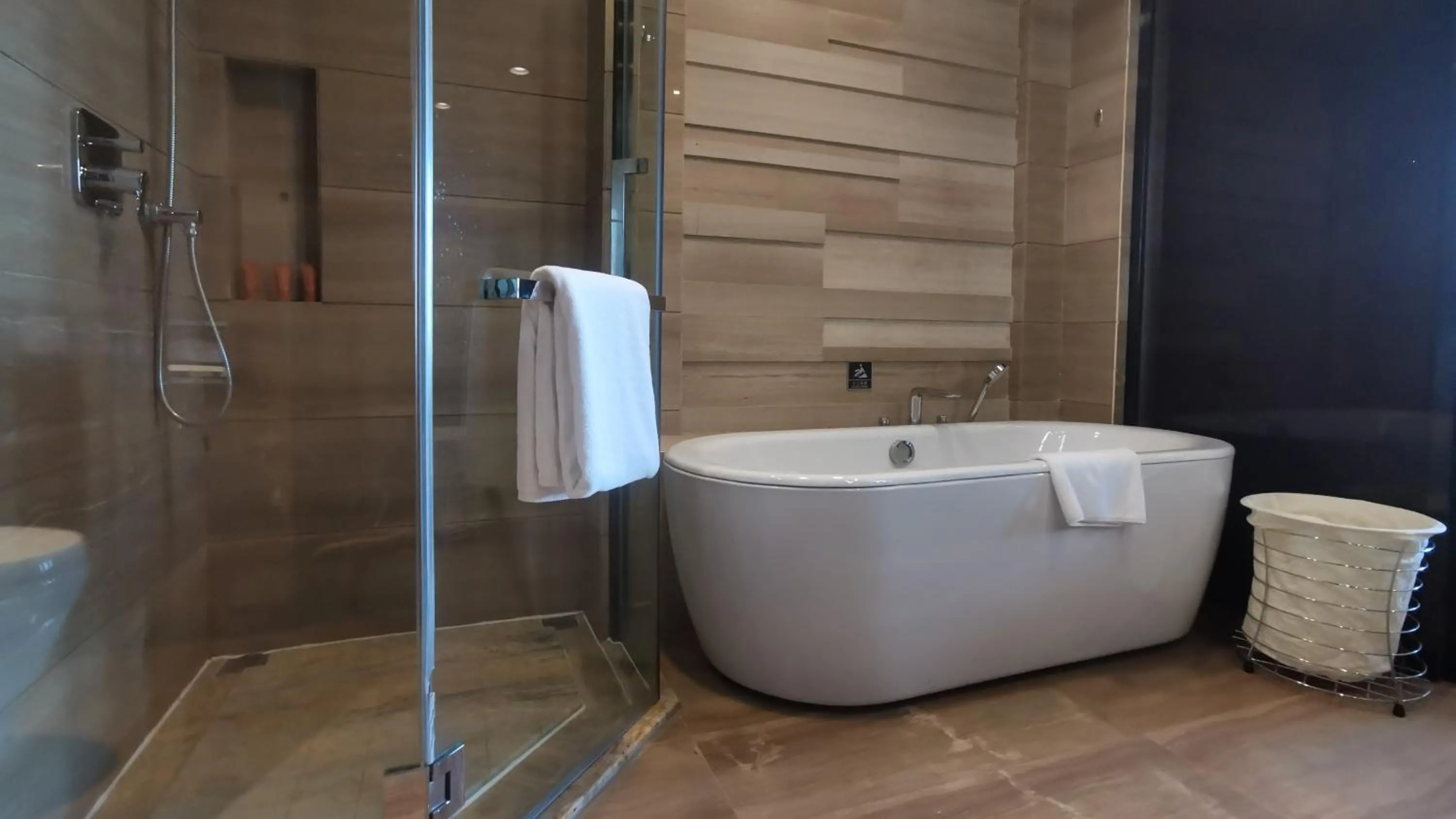Bathroom in Crowne Plaza Tianjin Meijiangnan by IHG