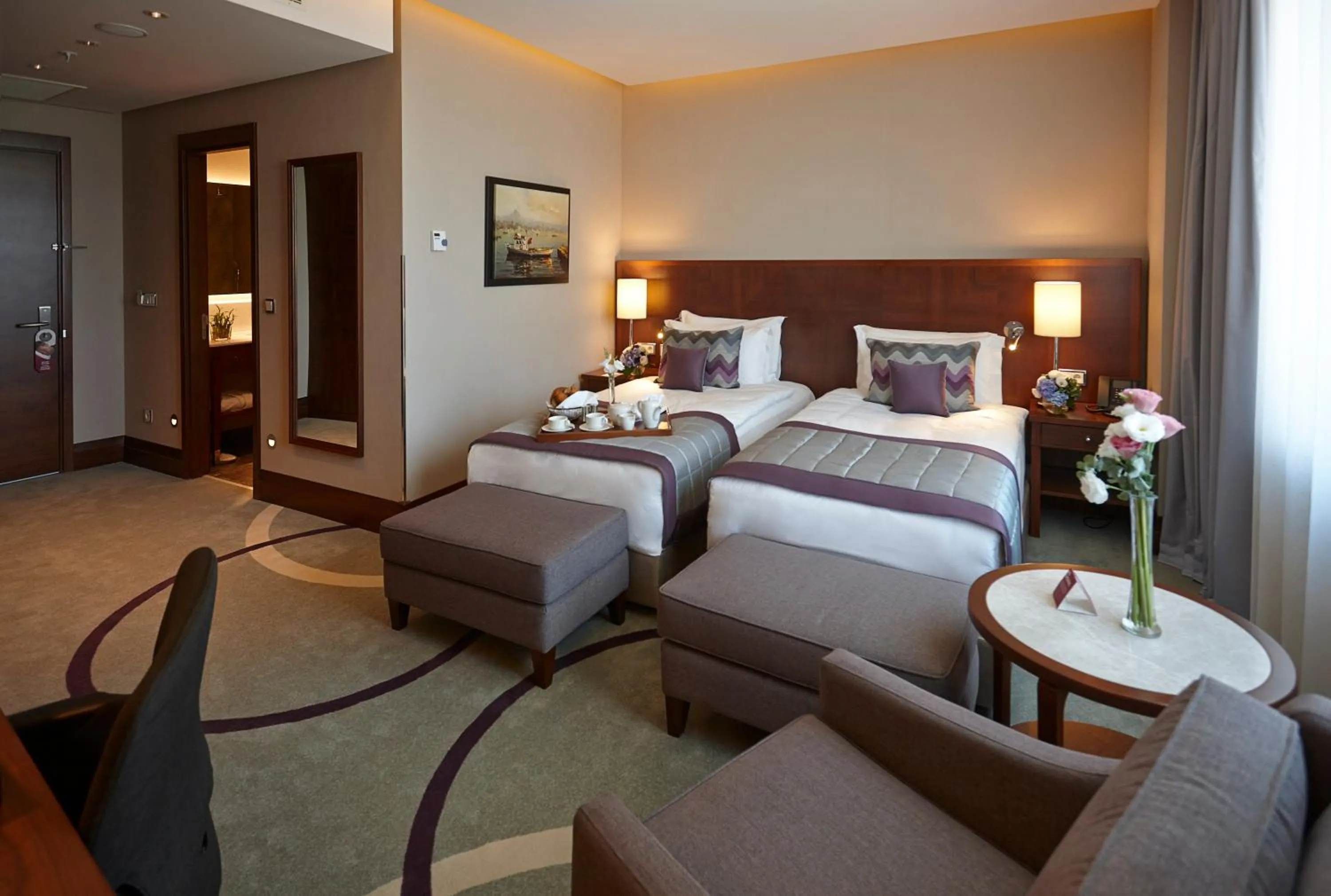 Photo of the whole room, Bed in Crowne Plaza Istanbul Oryapark by IHG