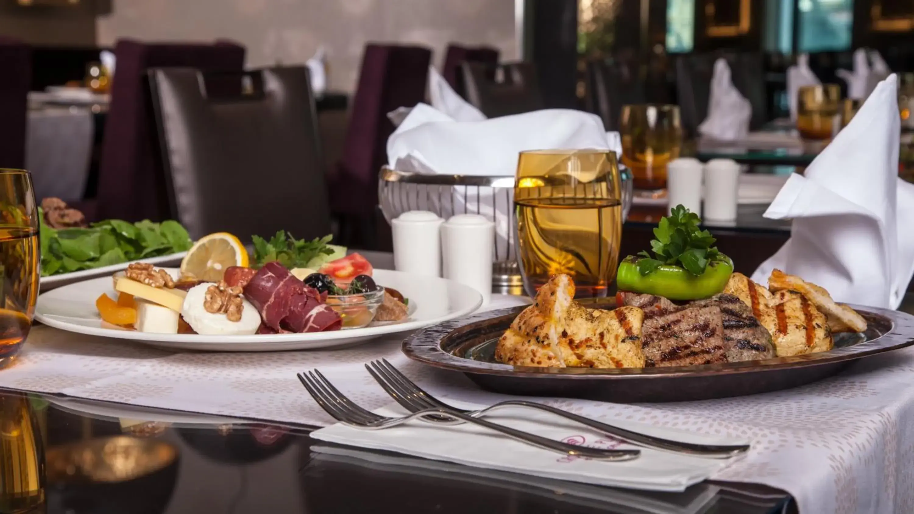 Restaurant/places to eat in Crowne Plaza Istanbul Oryapark by IHG Restaurant/places to eat in Crowne Plaza Istanbul Oryapark by IHG