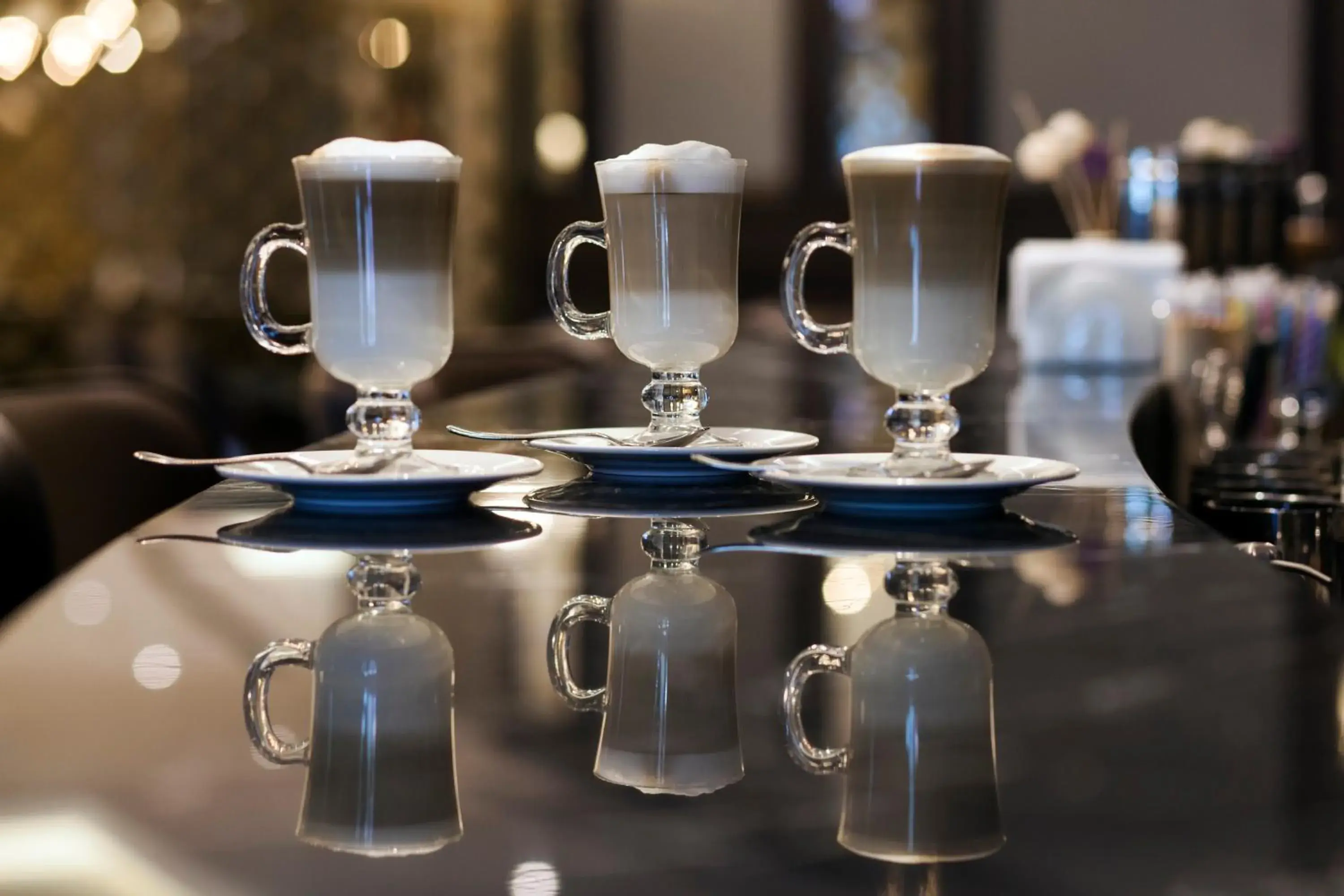 Lounge or bar in Crowne Plaza Istanbul Oryapark by IHG Lounge or bar in Crowne Plaza Istanbul Oryapark by IHG