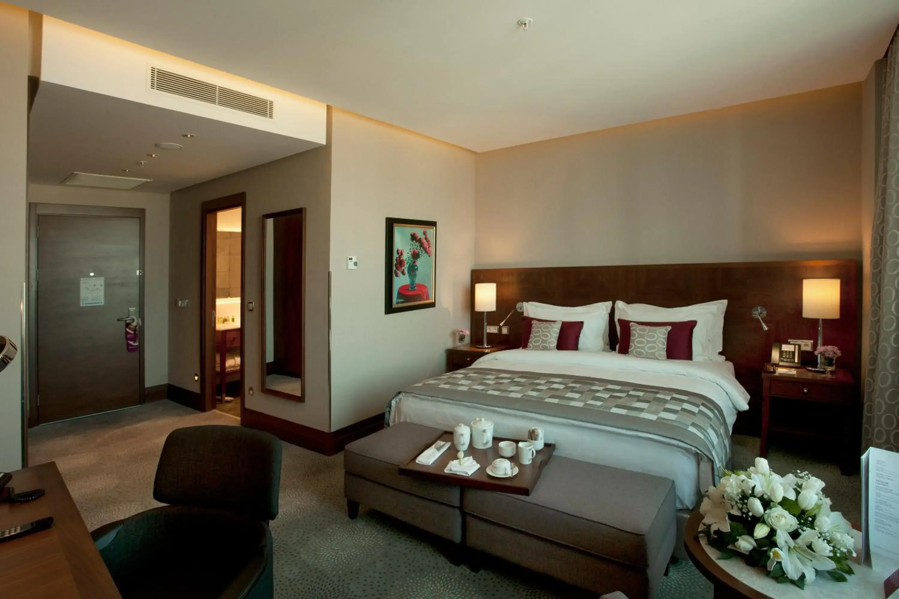 Photo of the whole room, Bed in Crowne Plaza Istanbul Oryapark by IHG Photo of the whole room, Bed in Crowne Plaza Istanbul Oryapark by IHG