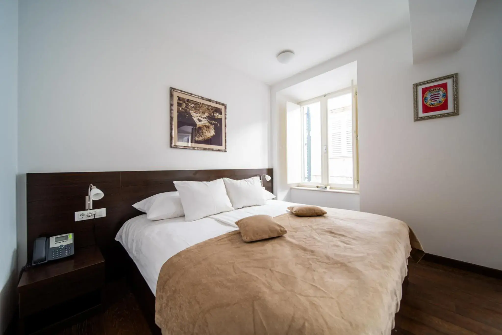 Bedroom, Bed in Celenga Apartments with free offsite parking Bedroom, Bed in Celenga Apartments with free offsite parking