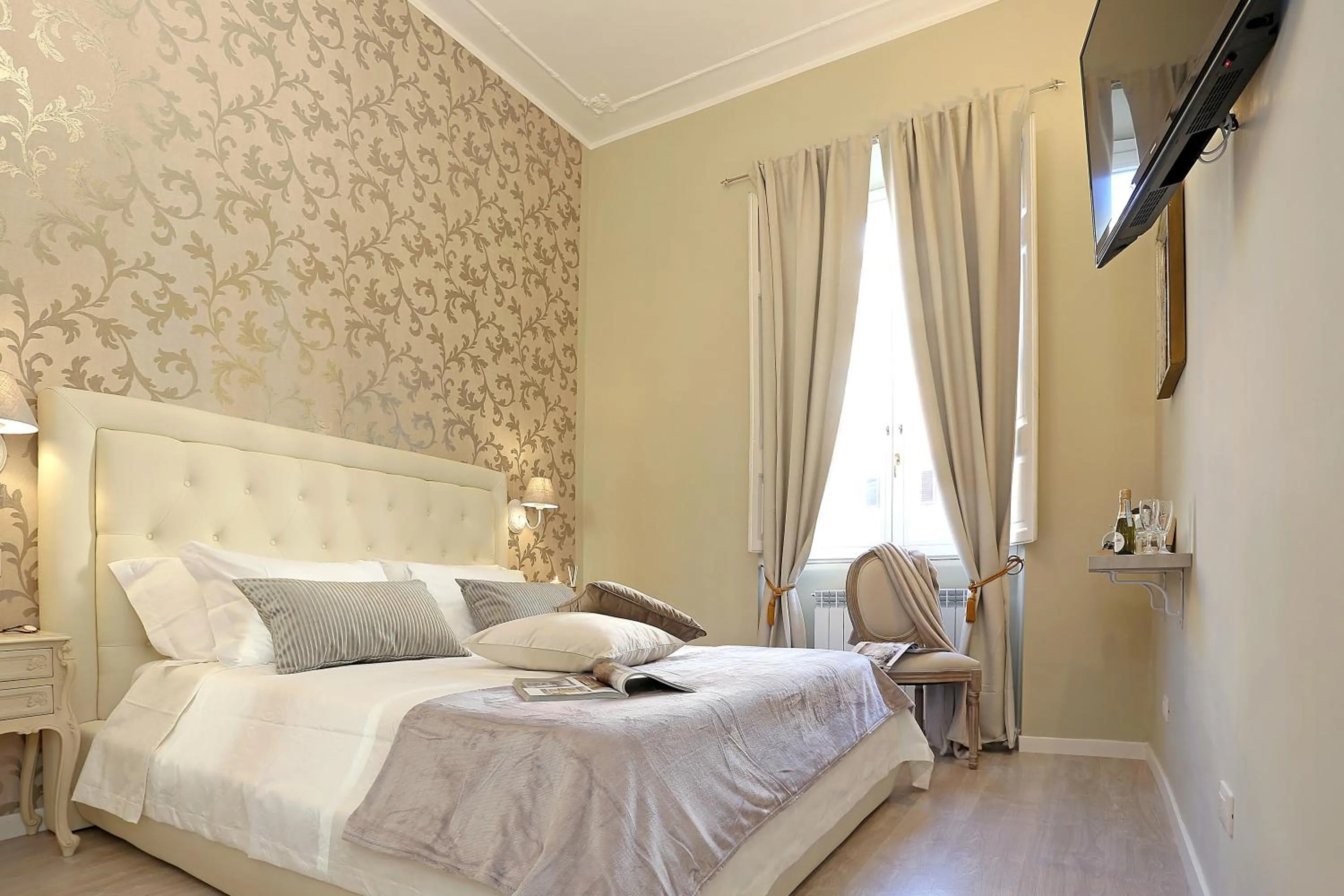 Bed in Liberty Rome Suites - Liberty Collection