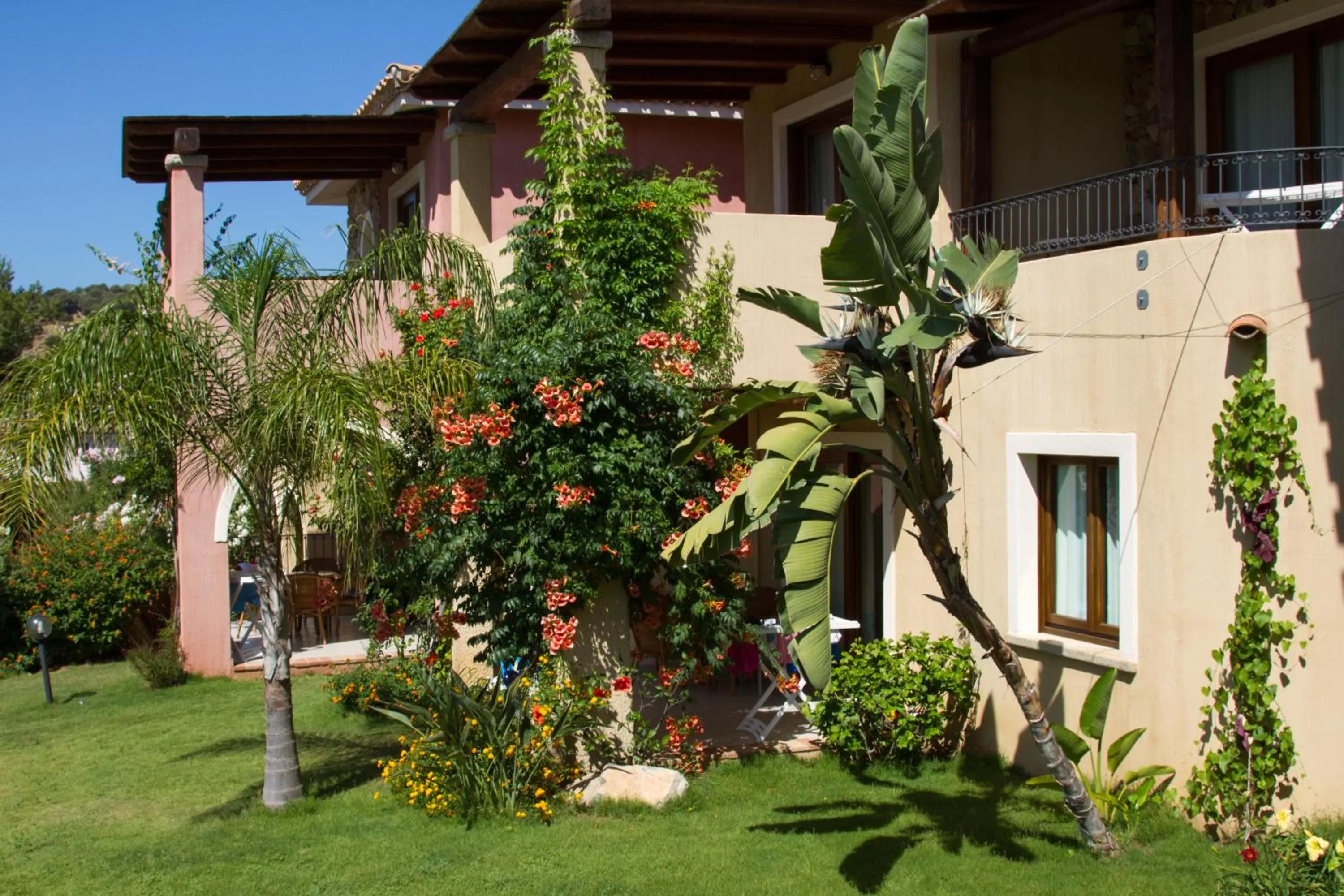 Day in Hotel Mariposas